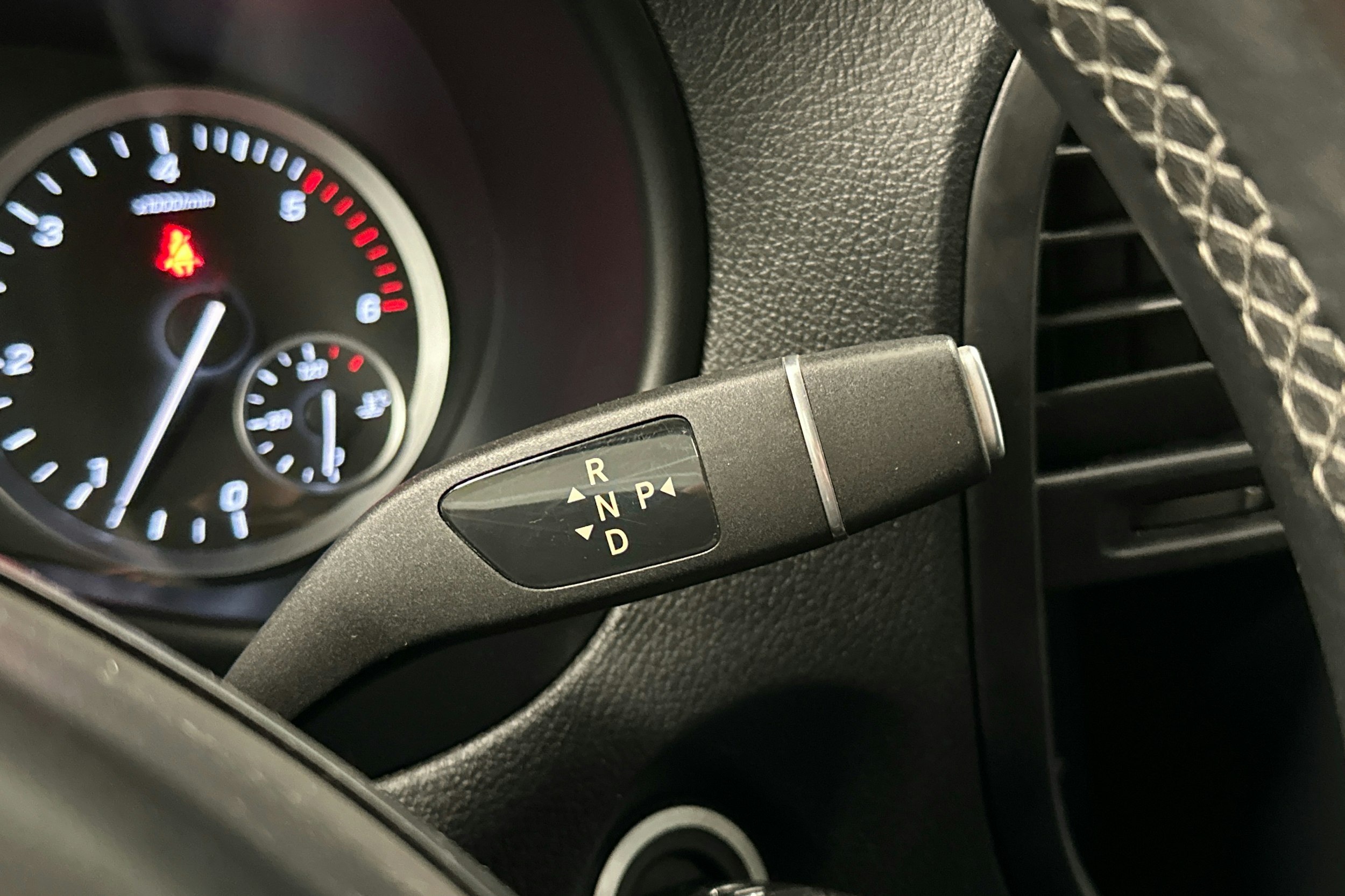 valkoinen Mercedes-Benz Vito 2021 kuva 14.