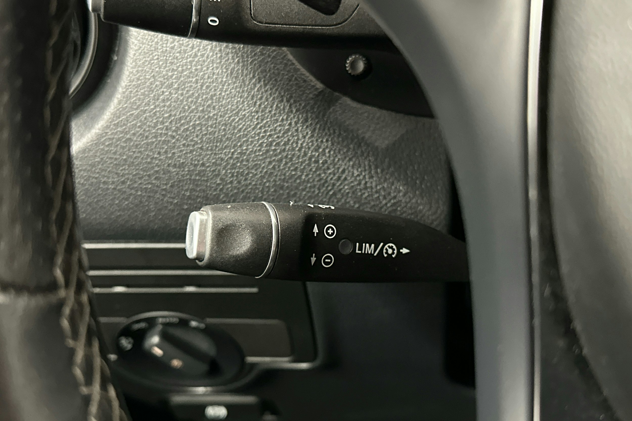 valkoinen Mercedes-Benz Vito 2021 kuva 15.