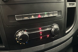 valkoinen Mercedes-Benz Vito 2021 kuva 16.