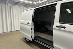 valkoinen Mercedes-Benz Vito 2021 kuva 20.