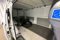 valkoinen Mercedes-Benz Vito 2021 kuva 23.