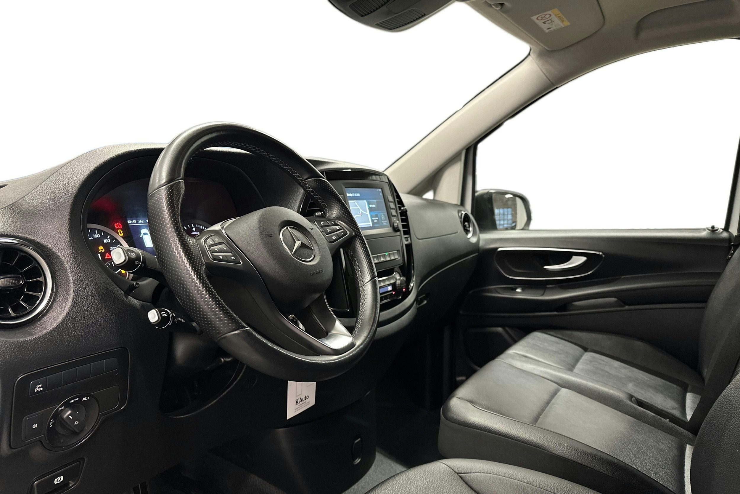 valkoinen Mercedes-Benz Vito 2021 kuva 3.