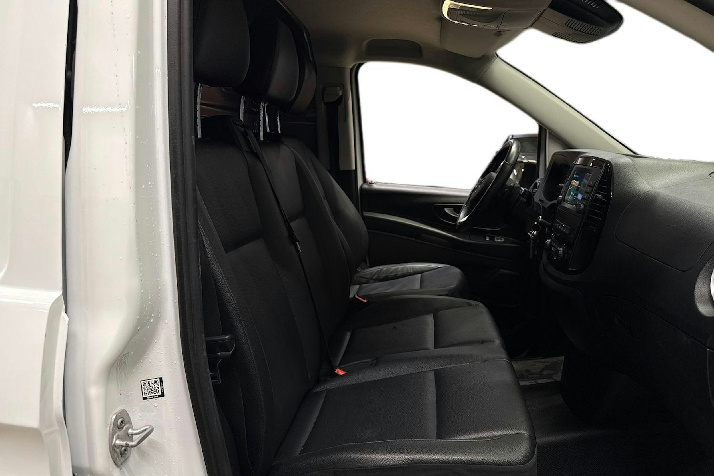 valkoinen Mercedes-Benz Vito 2021 kuva 11.