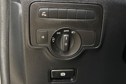 valkoinen Mercedes-Benz Vito 2021 kuva 15.