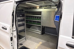 valkoinen Mercedes-Benz Vito 2021 kuva 25.