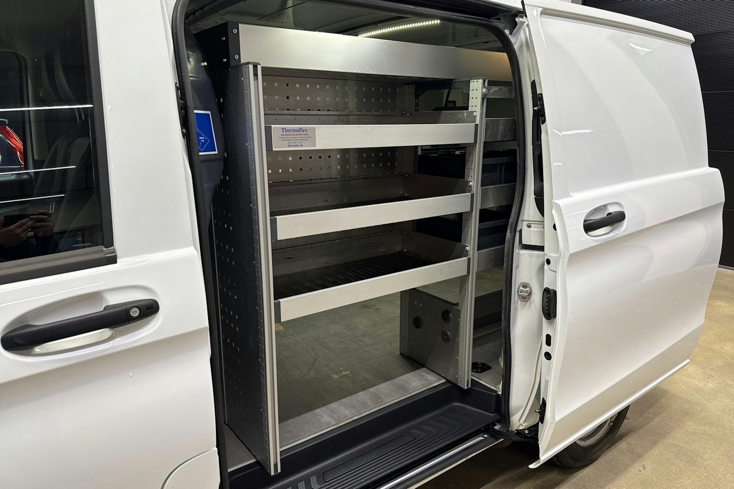 valkoinen Mercedes-Benz Vito 2021 kuva 29.