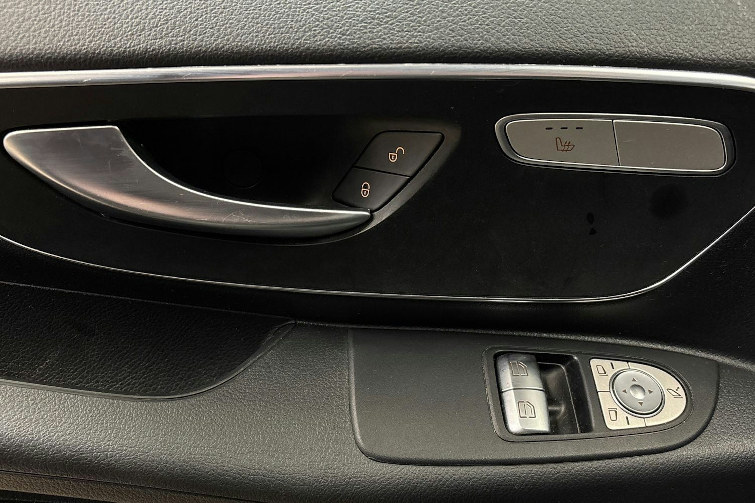 musta Mercedes-Benz Vito 2021 kuva 10.