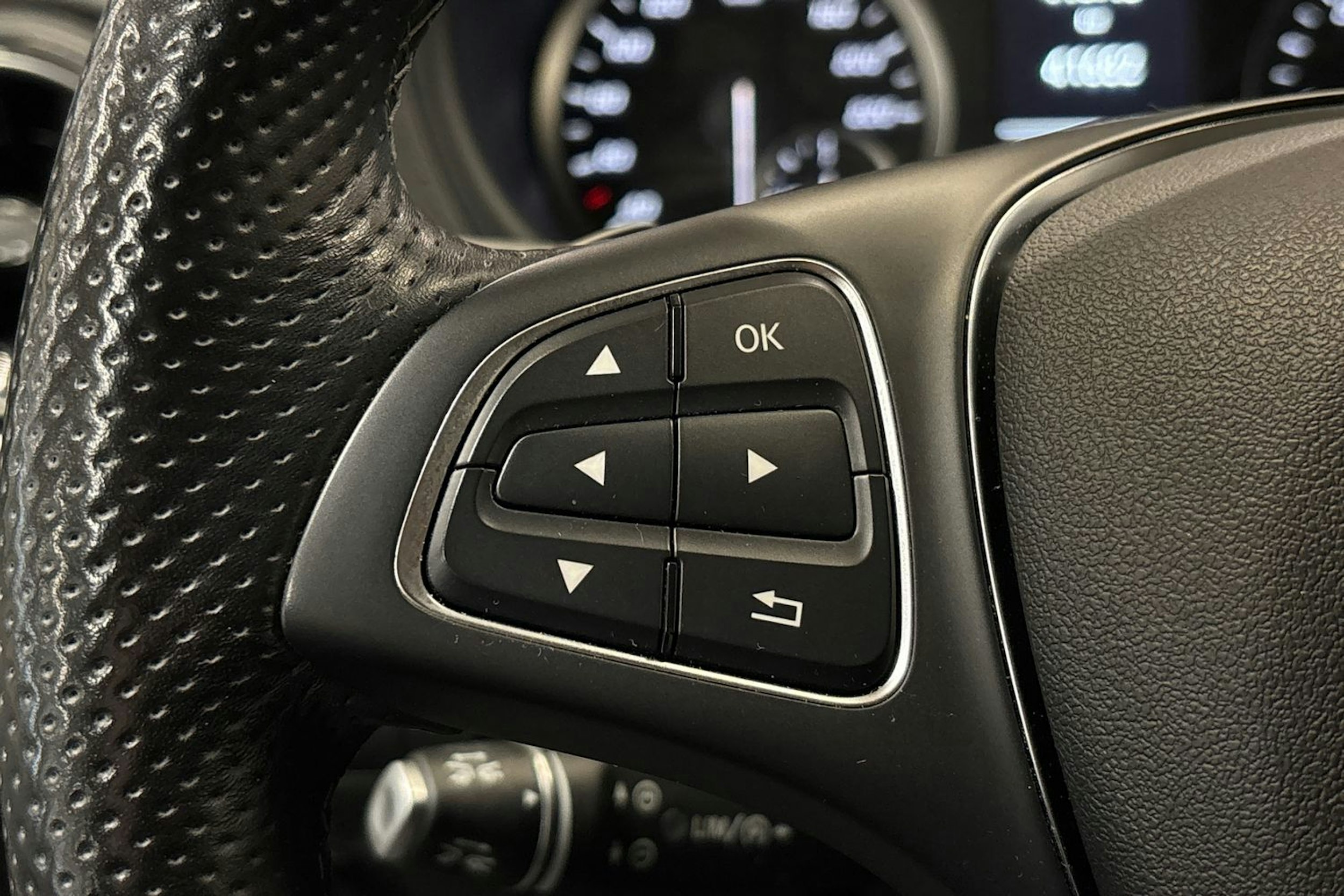 musta Mercedes-Benz Vito 2021 kuva 12.