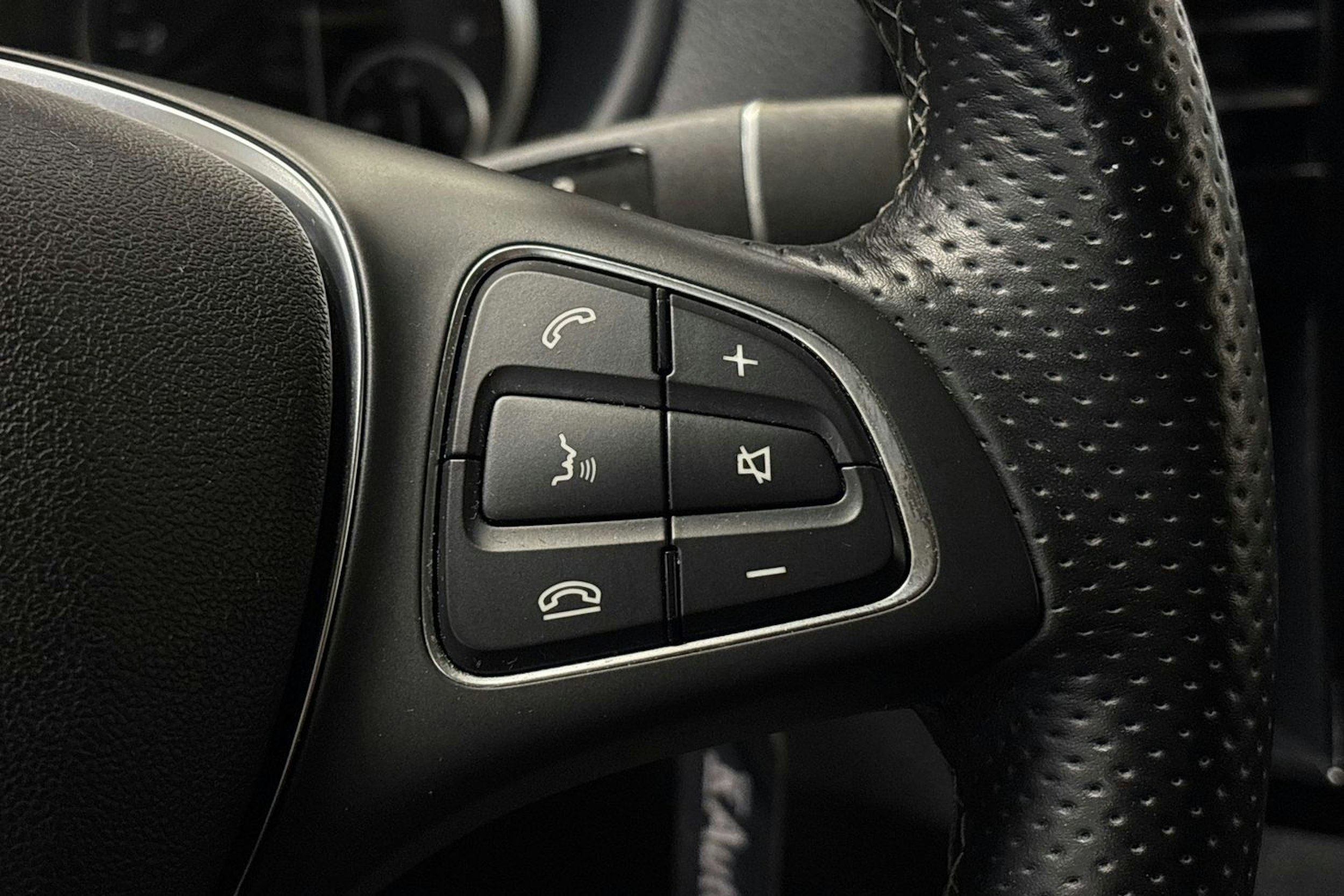 musta Mercedes-Benz Vito 2021 kuva 13.