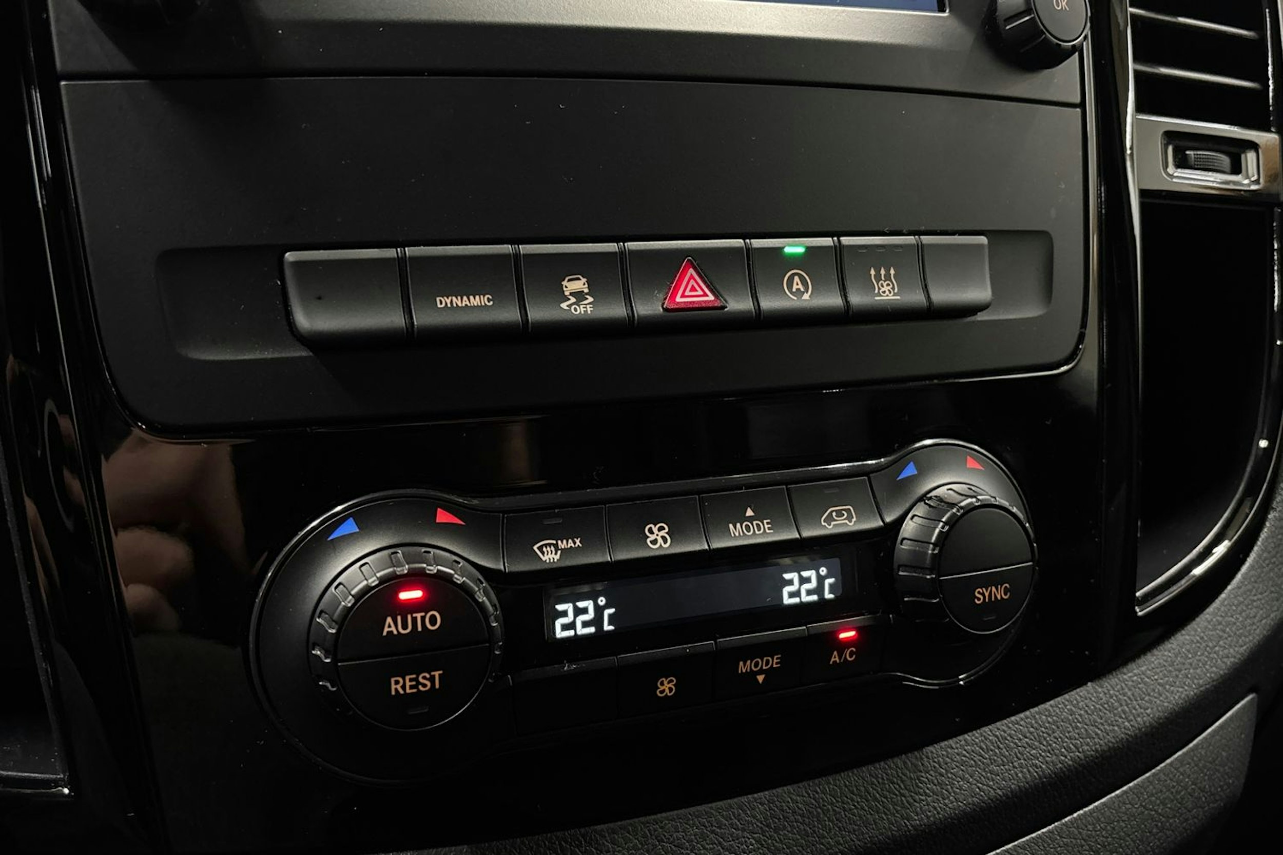 musta Mercedes-Benz Vito 2021 kuva 22.