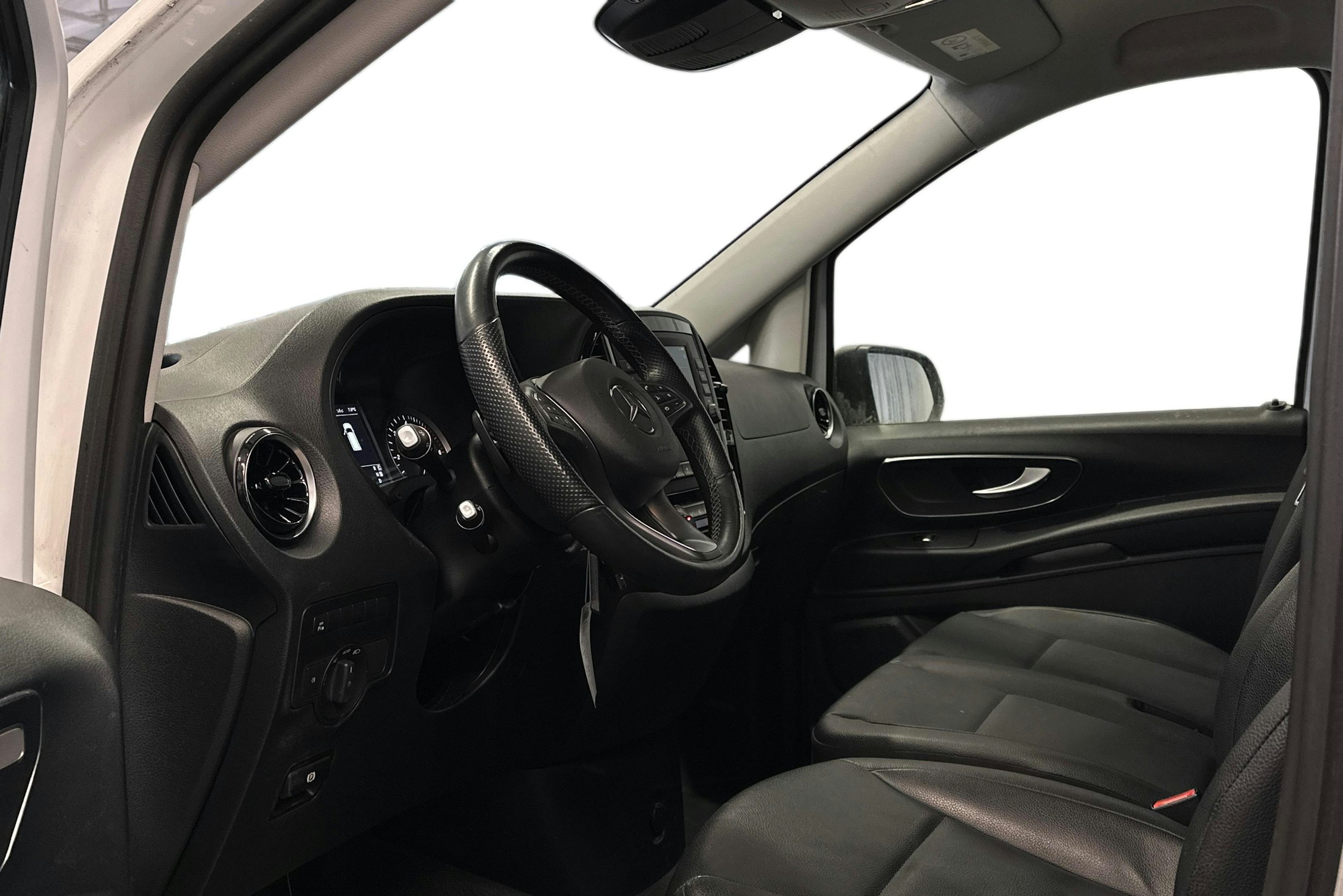 valkoinen Mercedes-Benz Vito 2021 kuva 3.