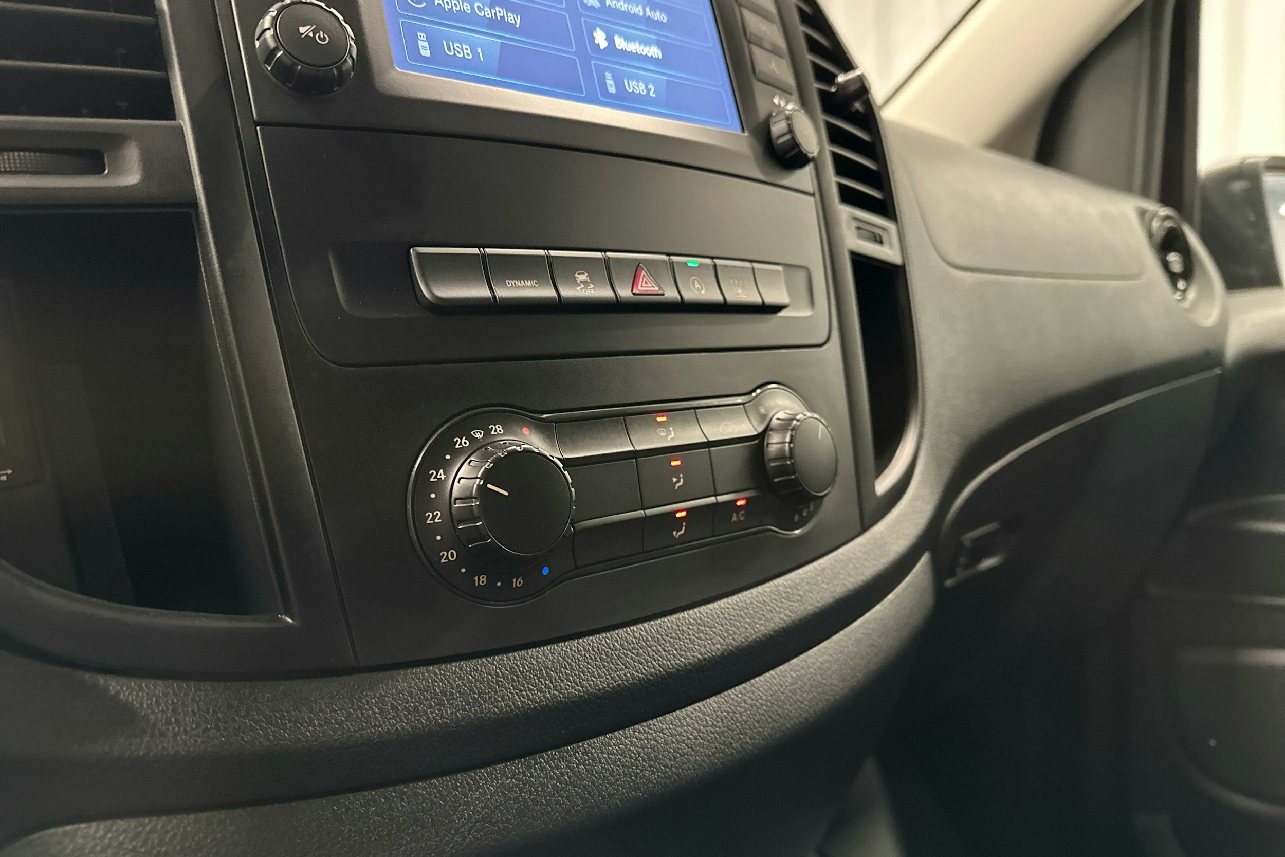 musta Mercedes-Benz Vito 2021 kuva 15.