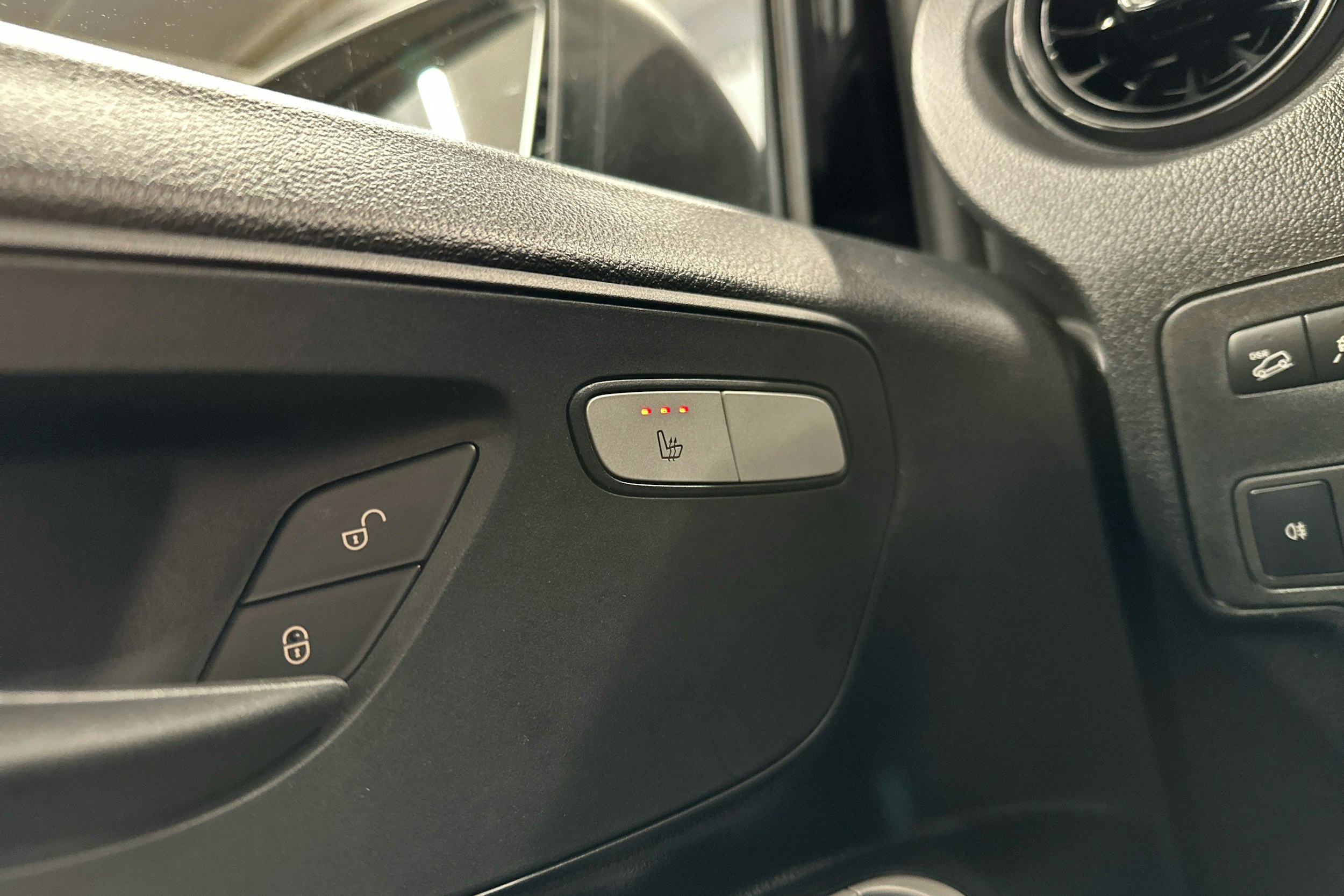 musta Mercedes-Benz Vito 2021 kuva 16.