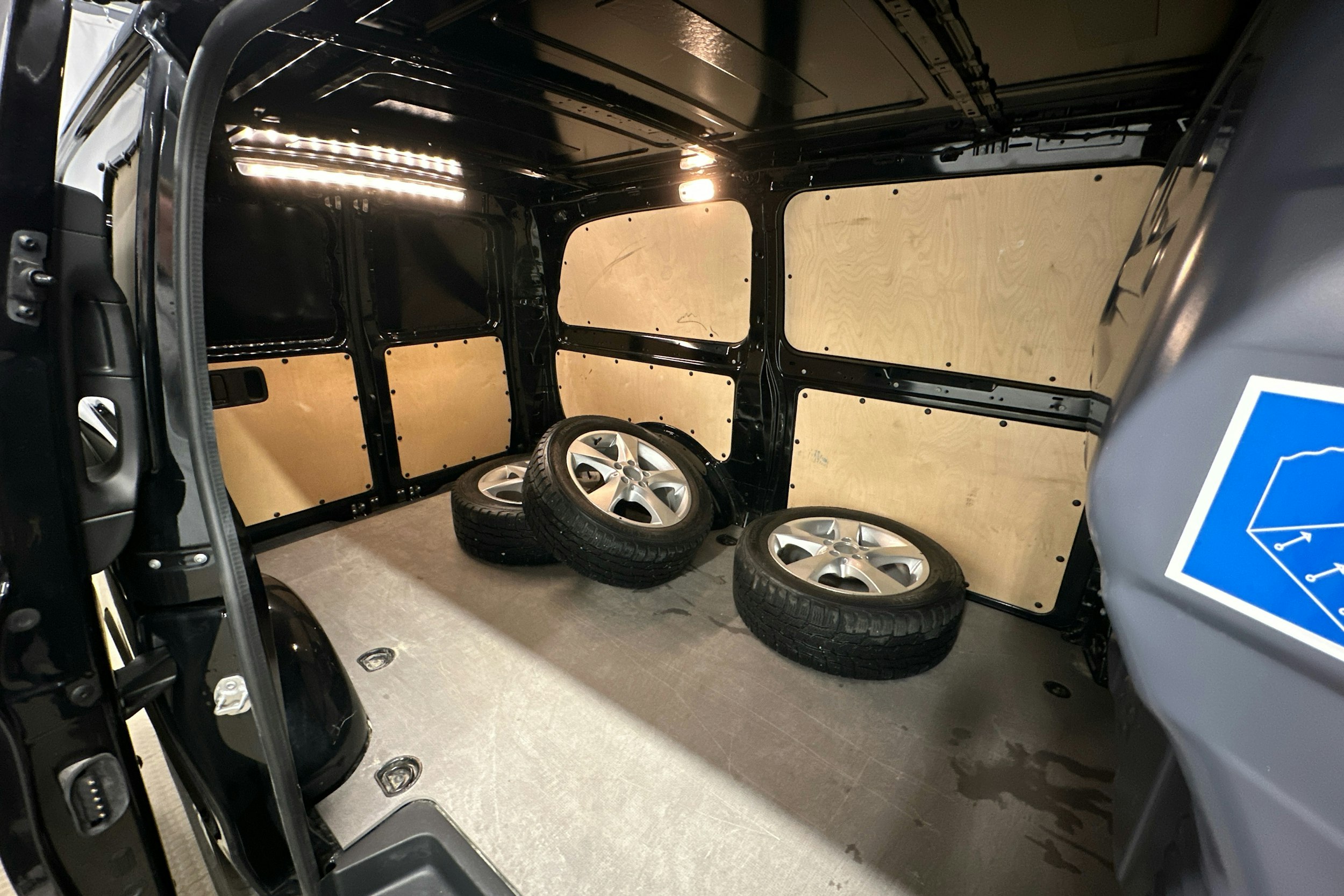 musta Mercedes-Benz Vito 2021 kuva 19.