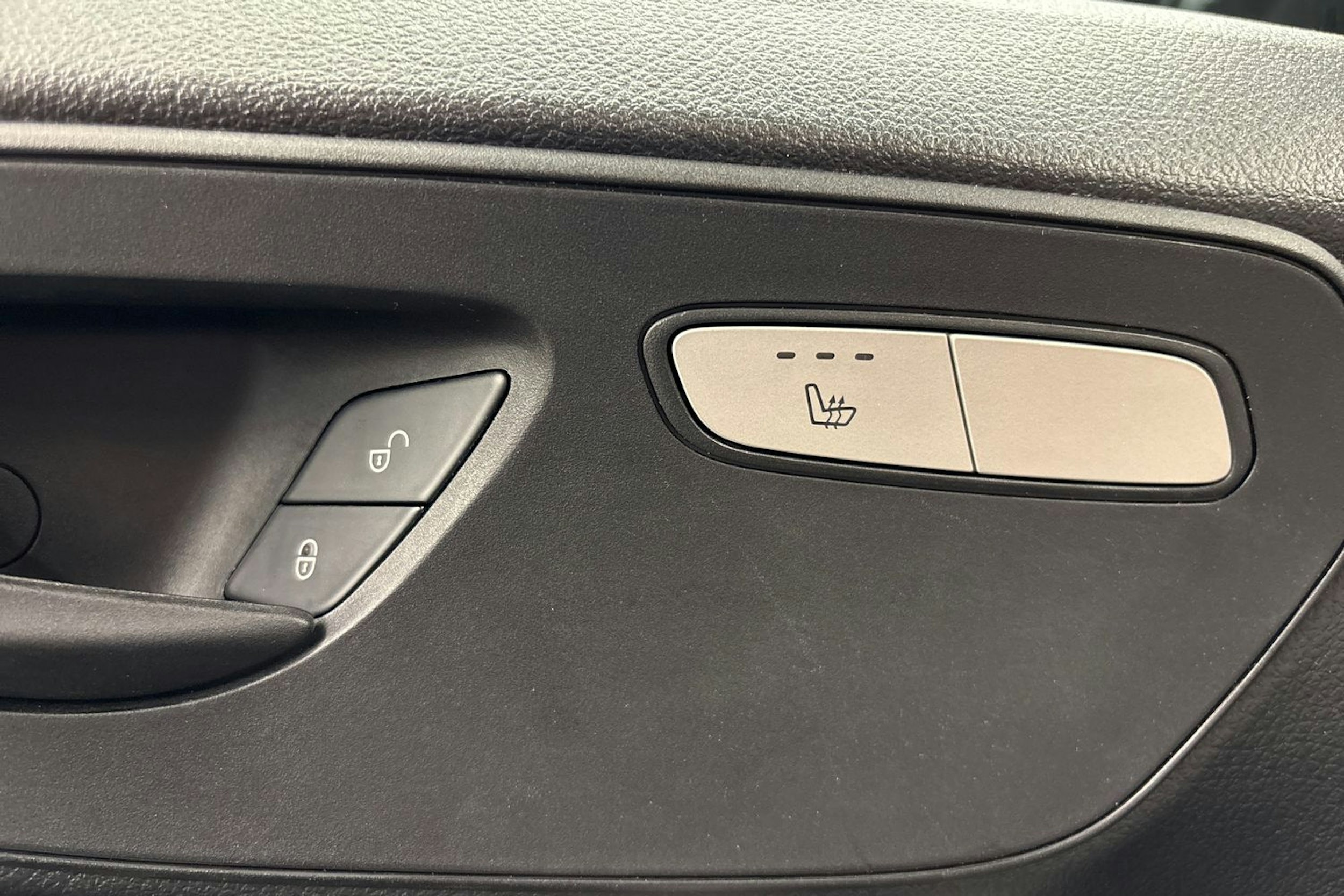 musta Mercedes-Benz Vito 2021 kuva 24.