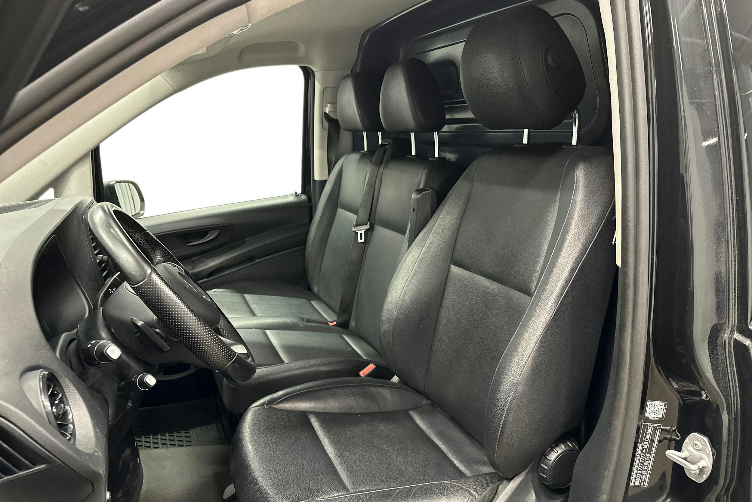 musta Mercedes-Benz Vito 2021 kuva 8.