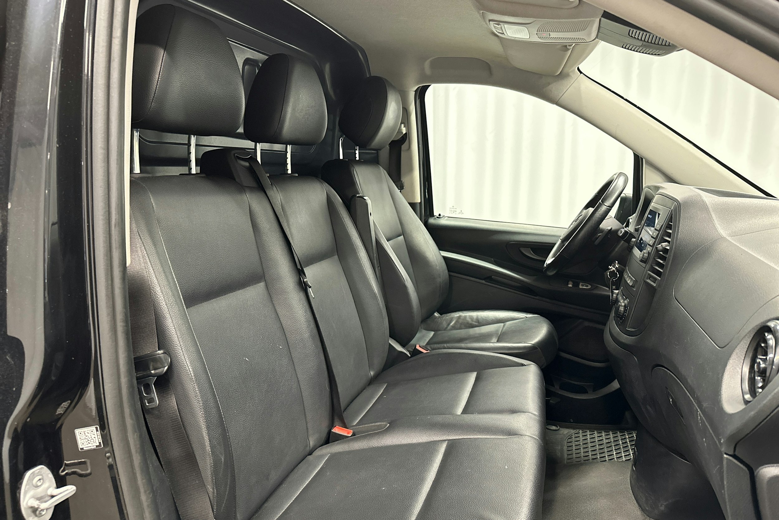 musta Mercedes-Benz Vito 2021 kuva 12.