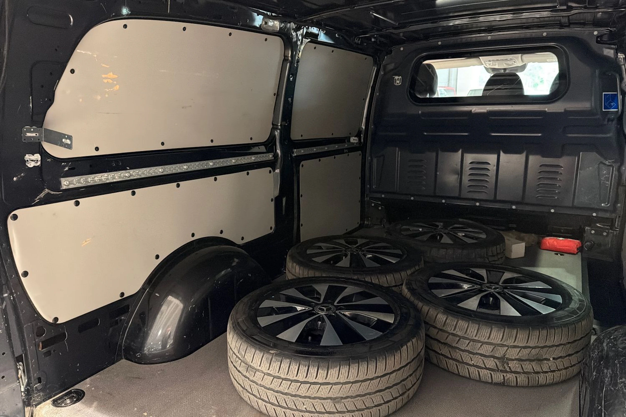 Harmaa Mercedes-Benz VITO 2021 kuva 30.