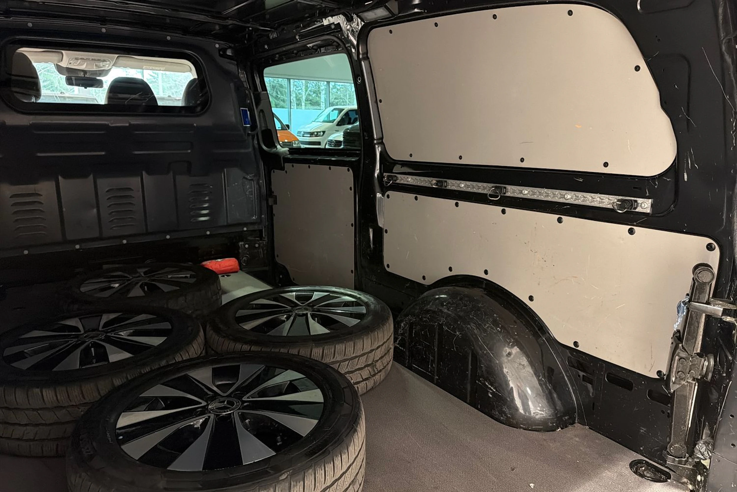 Harmaa Mercedes-Benz VITO 2021 kuva 31.