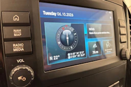 valkoinen Mercedes-Benz Vito 2021 kuva 15.