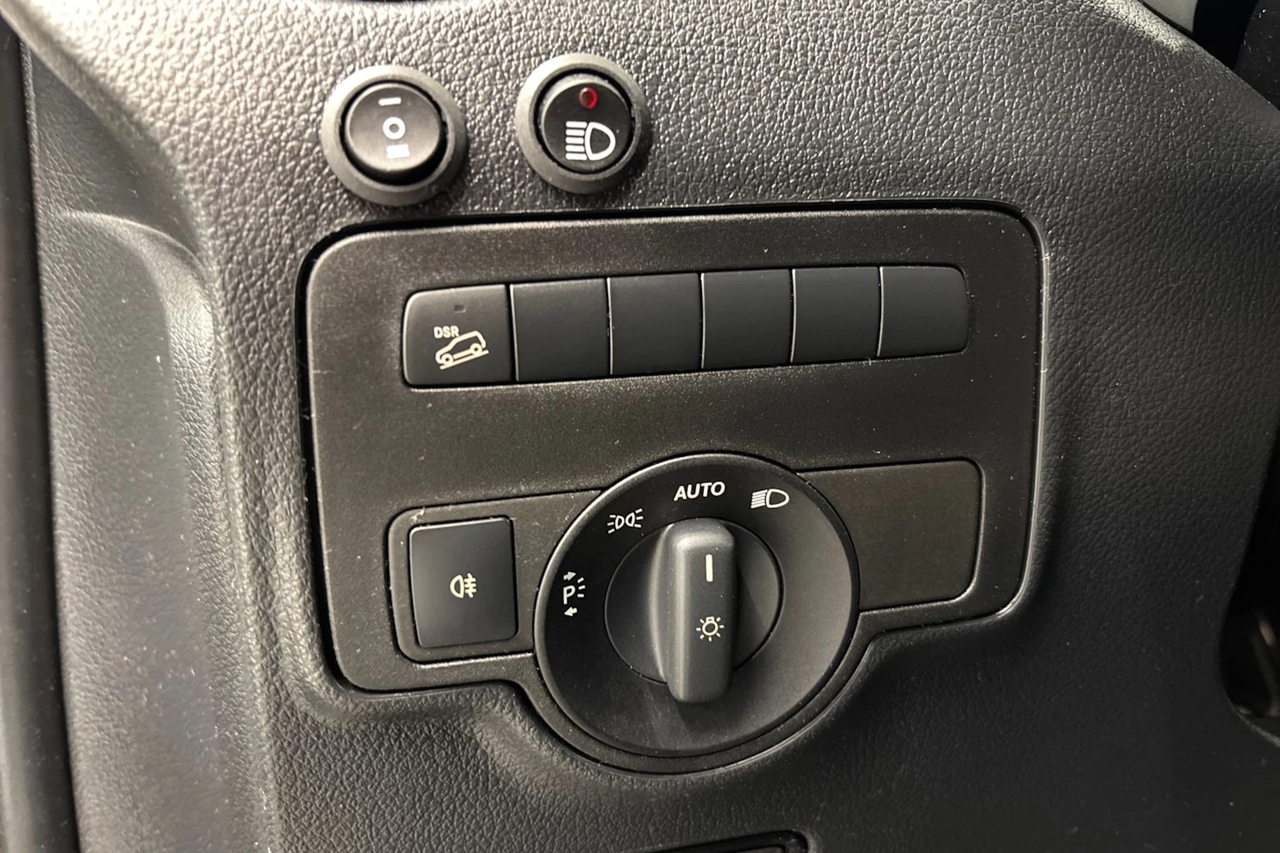 valkoinen Mercedes-Benz Vito 2021 kuva 19.