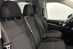 valkoinen Mercedes-Benz Vito 2021 kuva 21.
