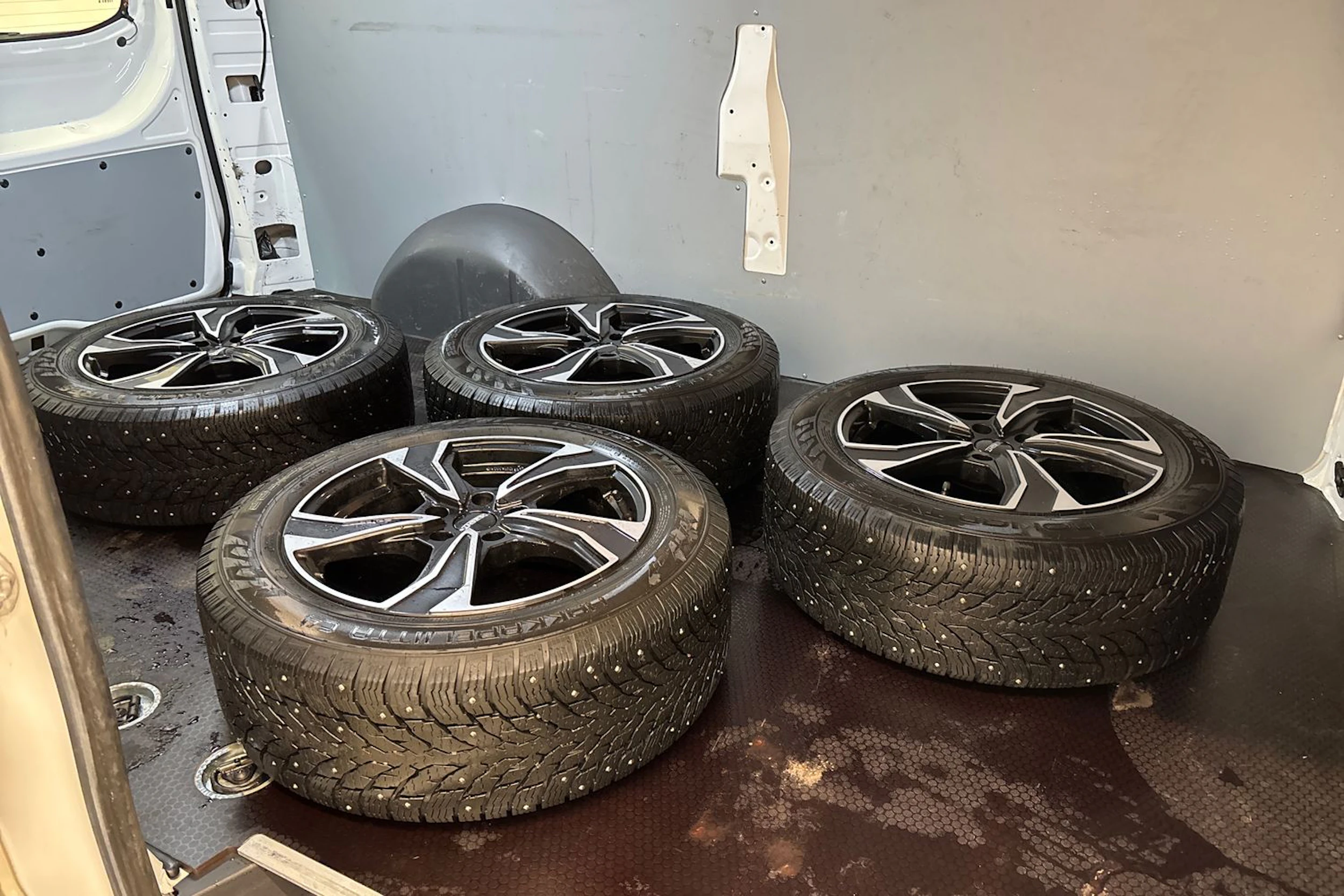 valkoinen Mercedes-Benz Vito 2021 kuva 22.