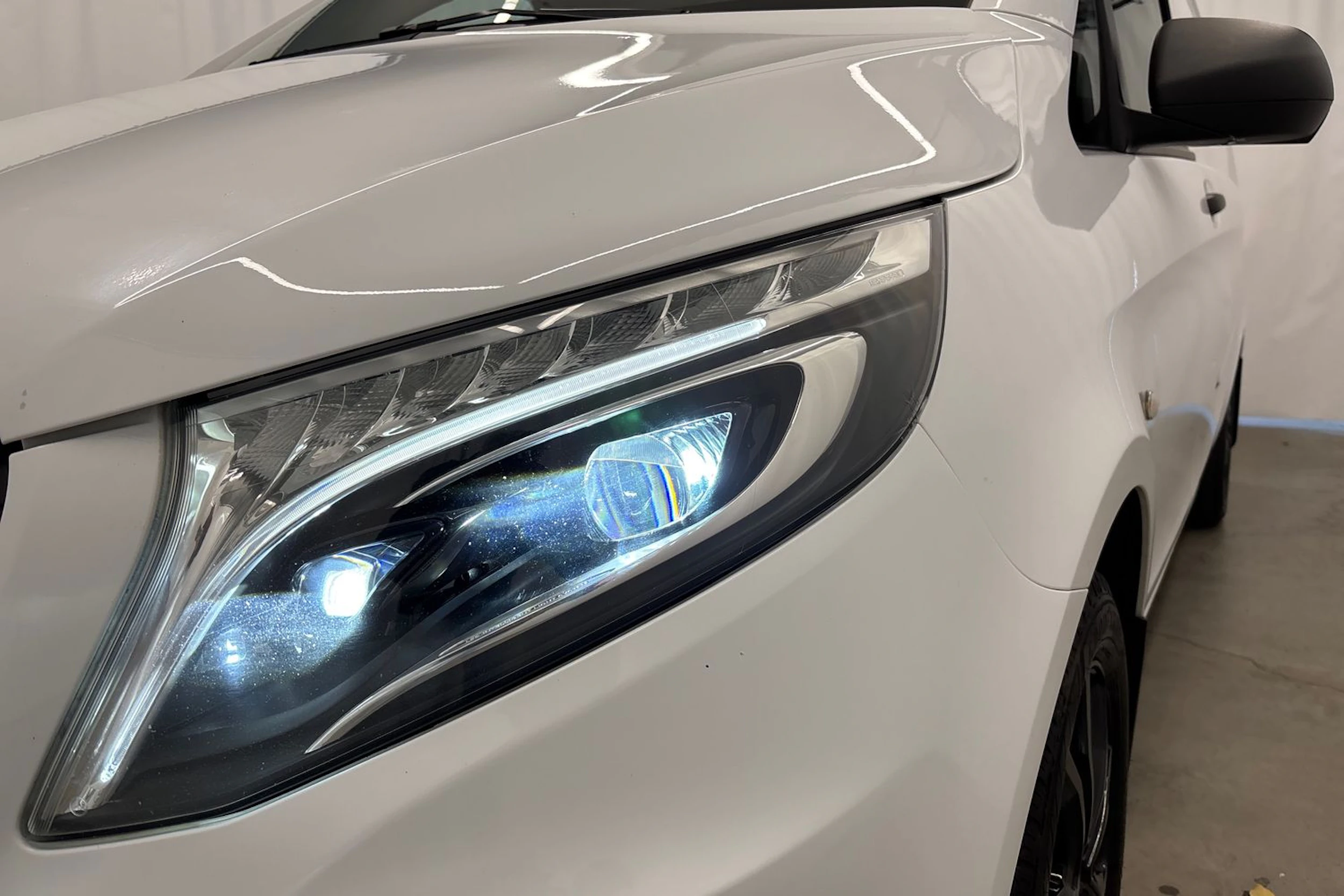 valkoinen Mercedes-Benz Vito 2021 kuva 26.