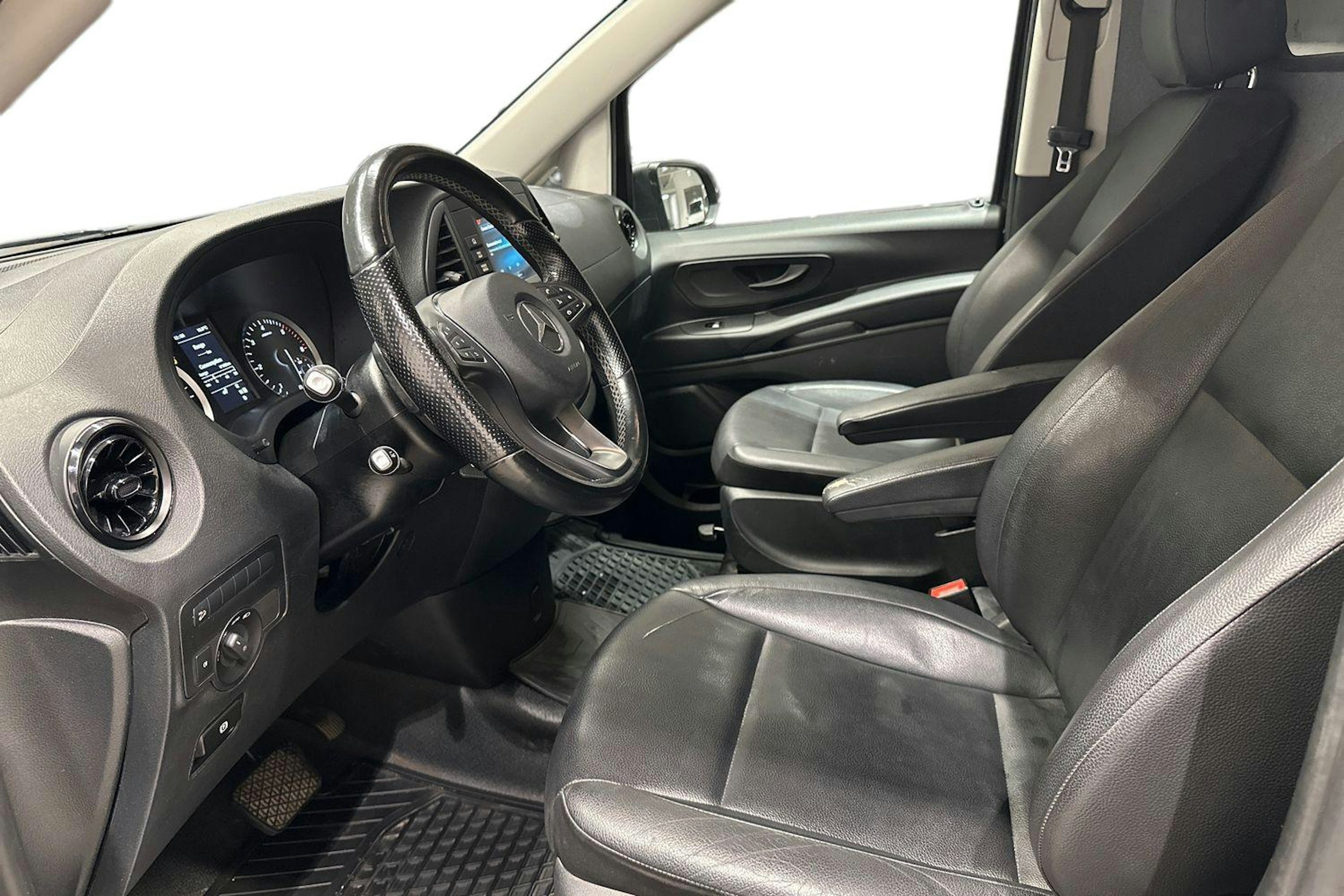 harmaa Mercedes-Benz Vito 2021 kuva 7.