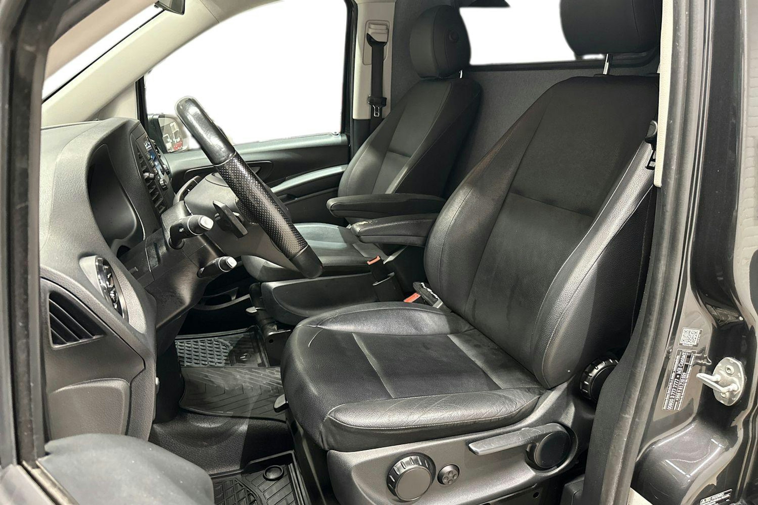 harmaa Mercedes-Benz Vito 2021 kuva 10.