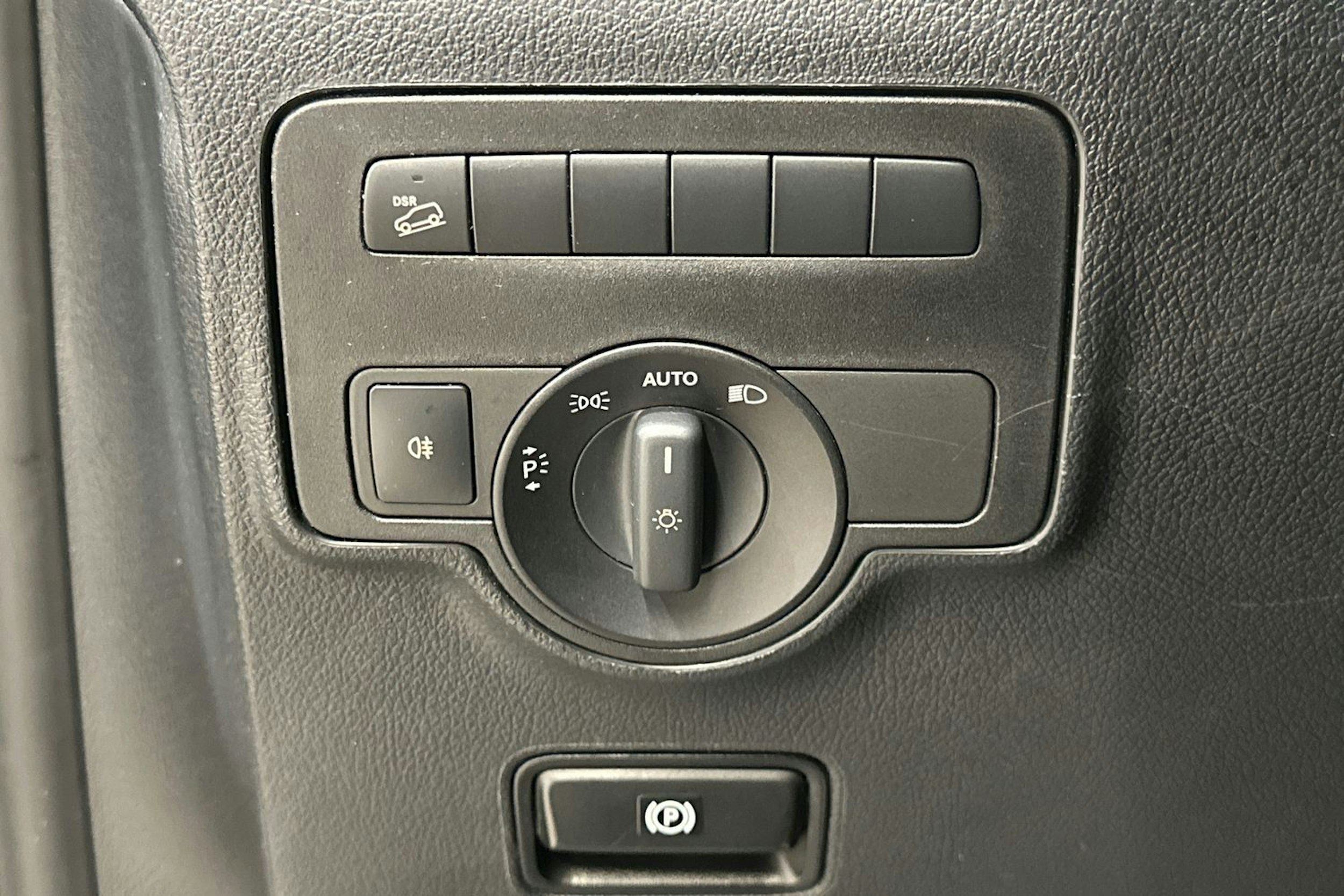 harmaa Mercedes-Benz Vito 2021 kuva 17.