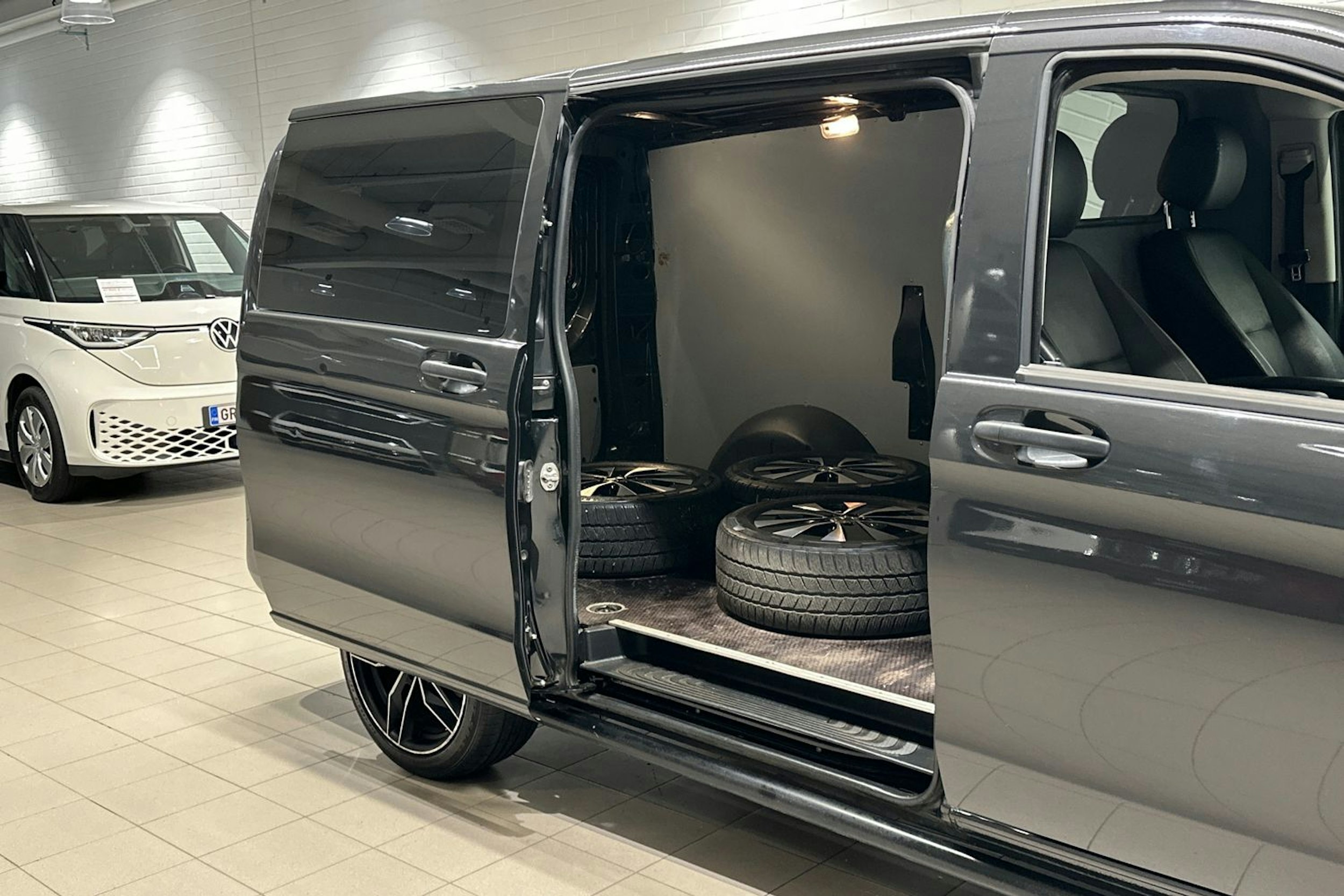 harmaa Mercedes-Benz Vito 2021 kuva 23.