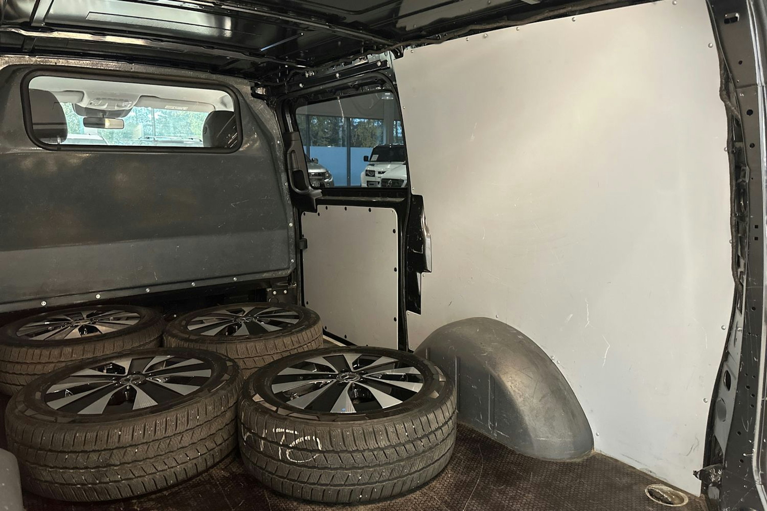harmaa Mercedes-Benz Vito 2021 kuva 29.