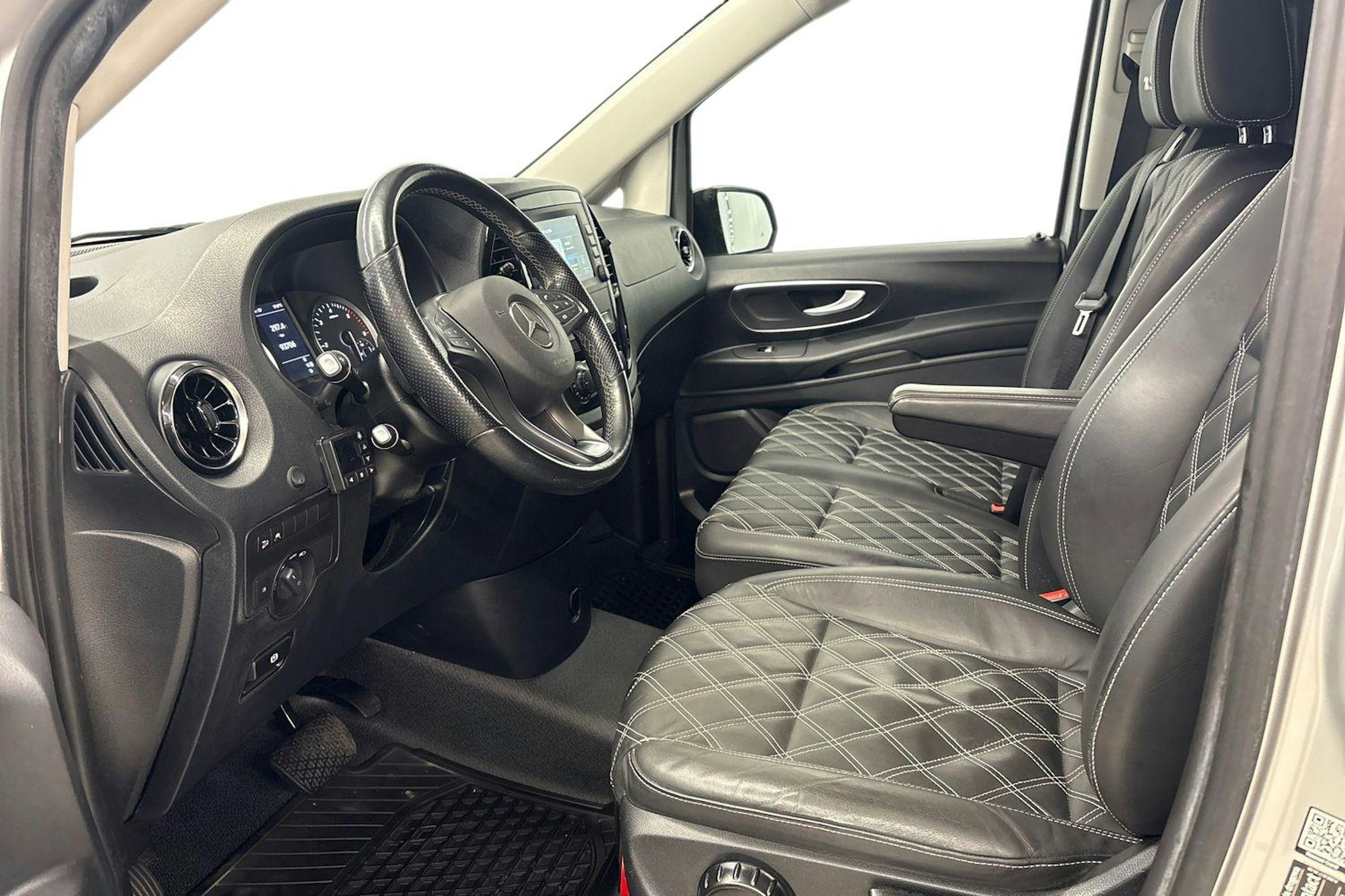 harmaa Mercedes-Benz Vito 2021 kuva 8.