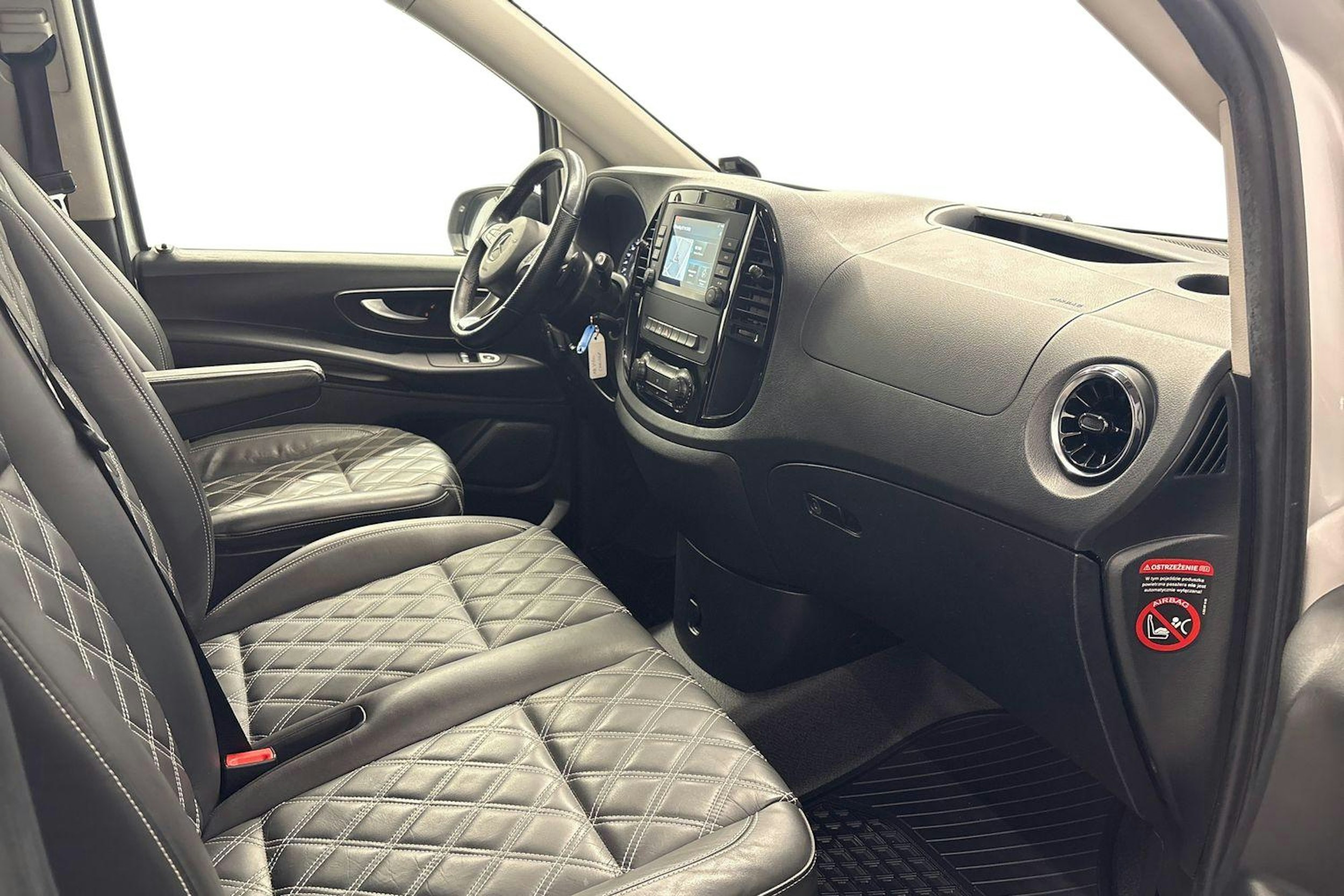 harmaa Mercedes-Benz Vito 2021 kuva 9.