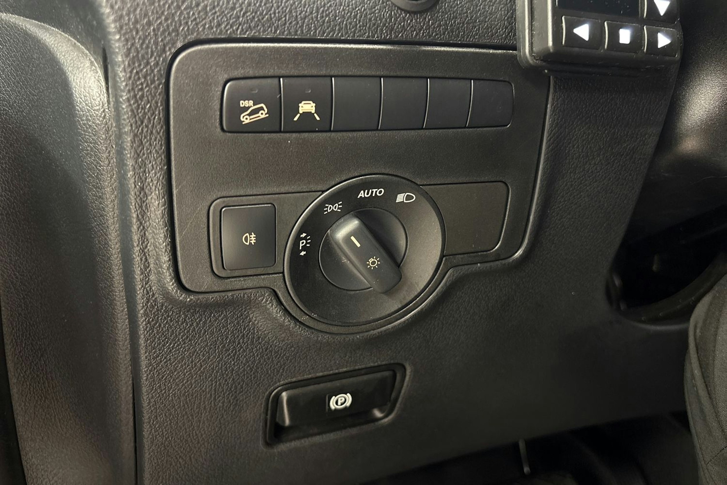 harmaa Mercedes-Benz Vito 2021 kuva 19.