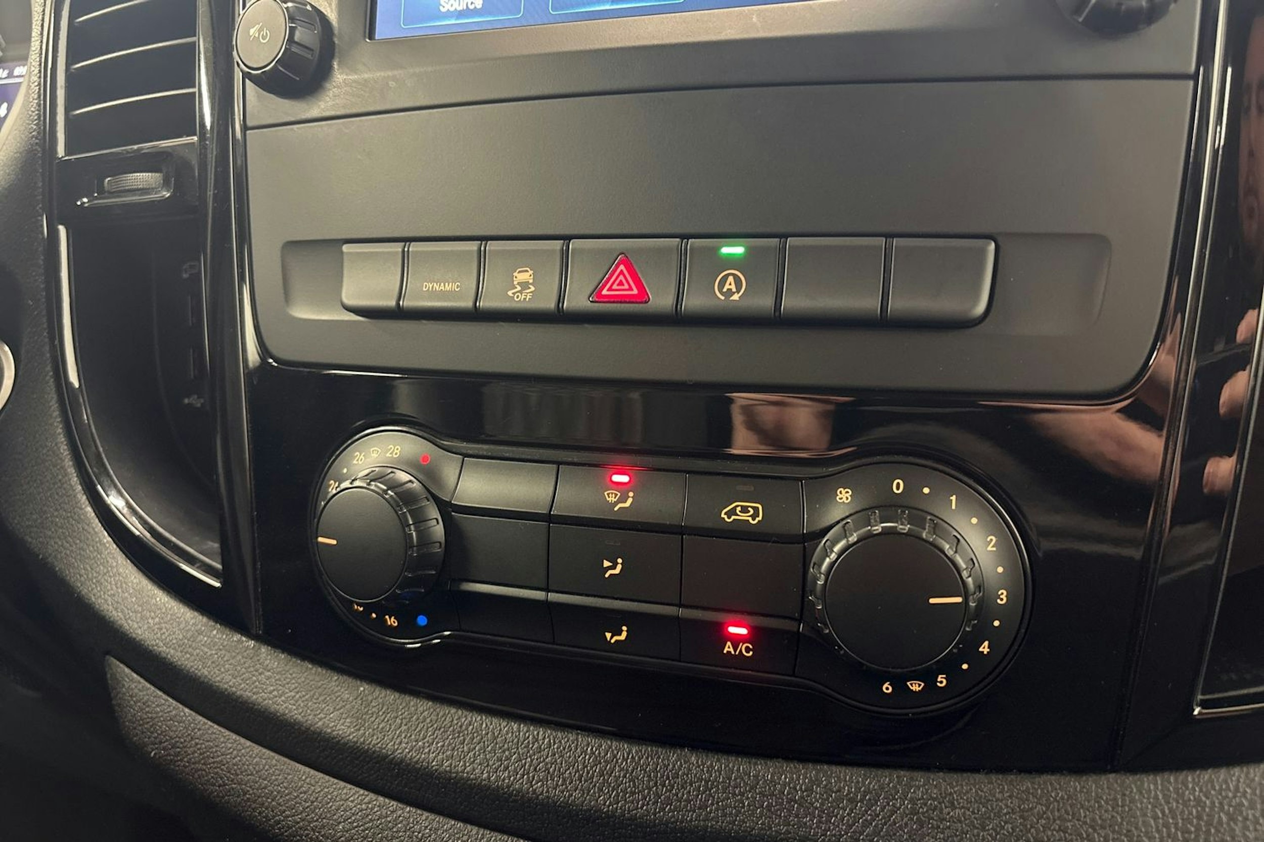 harmaa Mercedes-Benz Vito 2021 kuva 24.