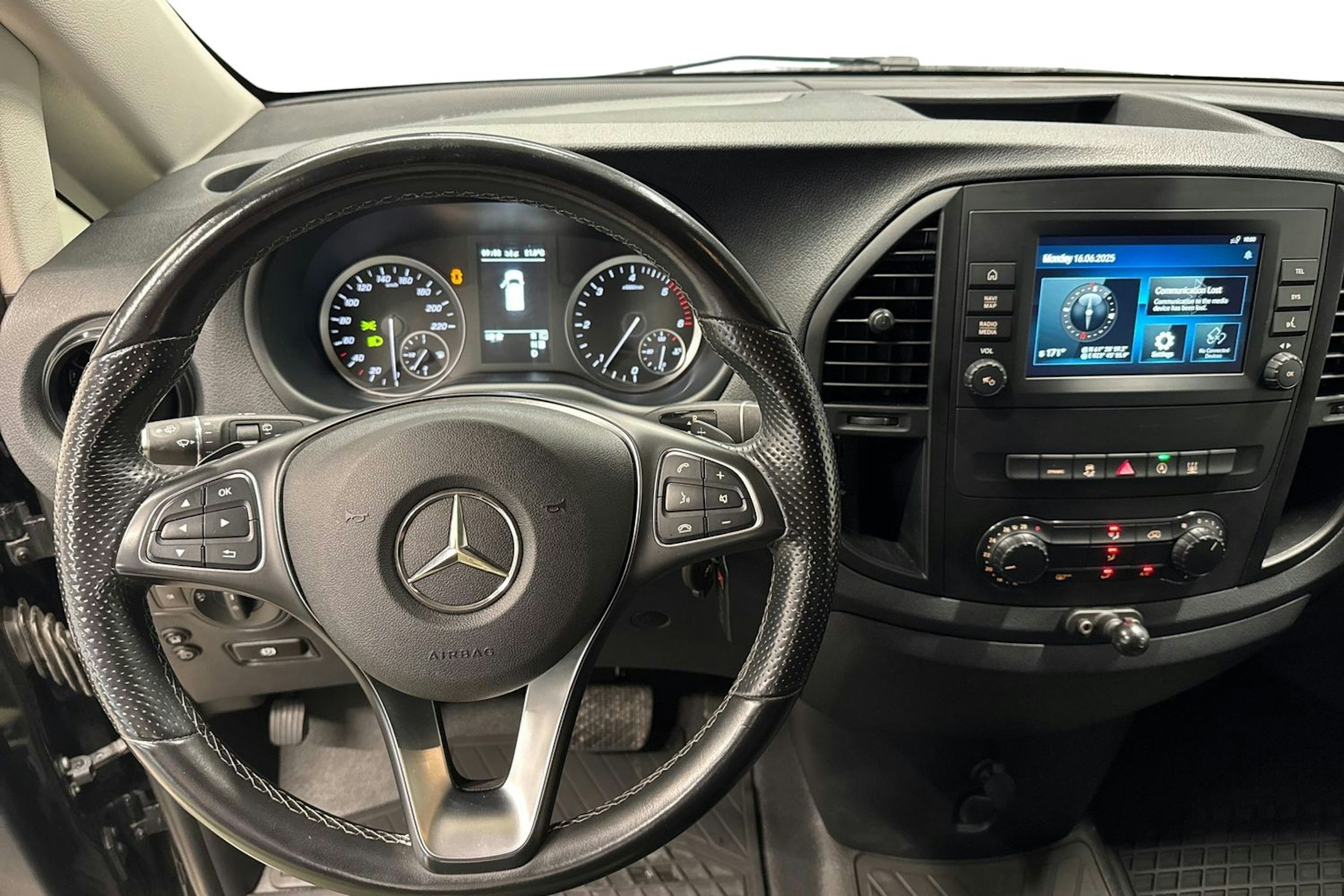 harmaa Mercedes-Benz Vito 2021 kuva 9.