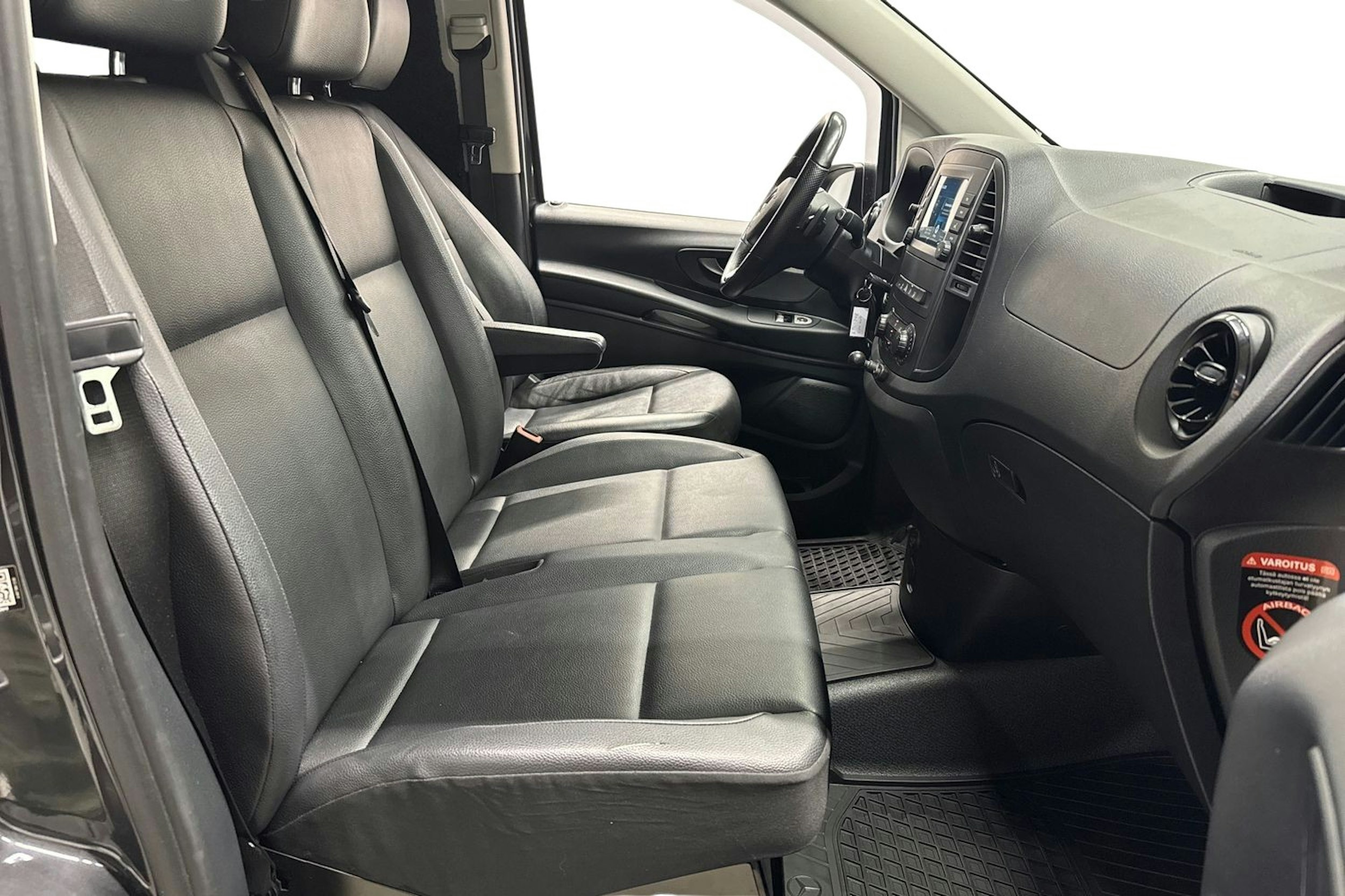 harmaa Mercedes-Benz Vito 2021 kuva 10.