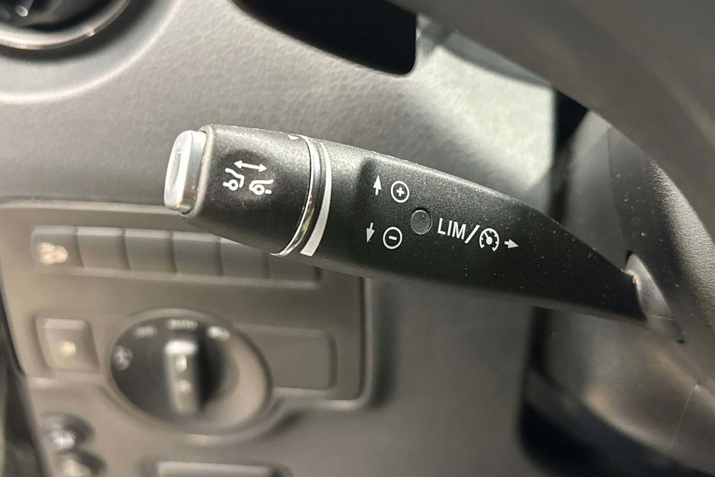 harmaa Mercedes-Benz Vito 2021 kuva 15.