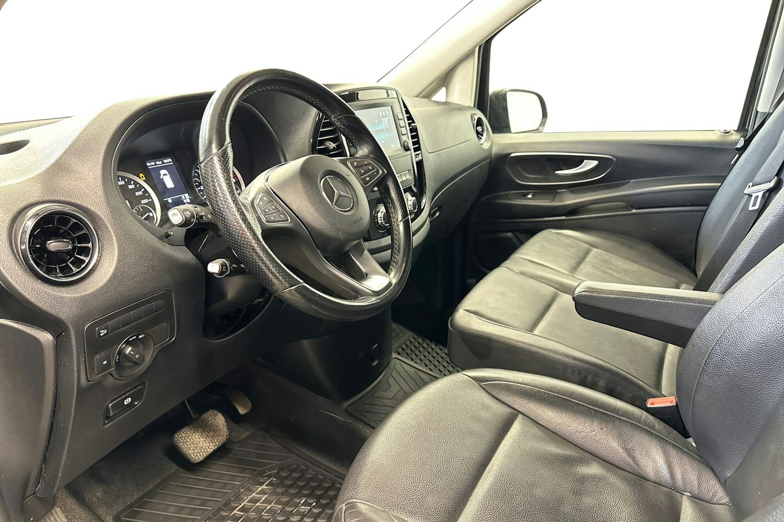 met. musta Mercedes-Benz Vito 2021 kuva 6.