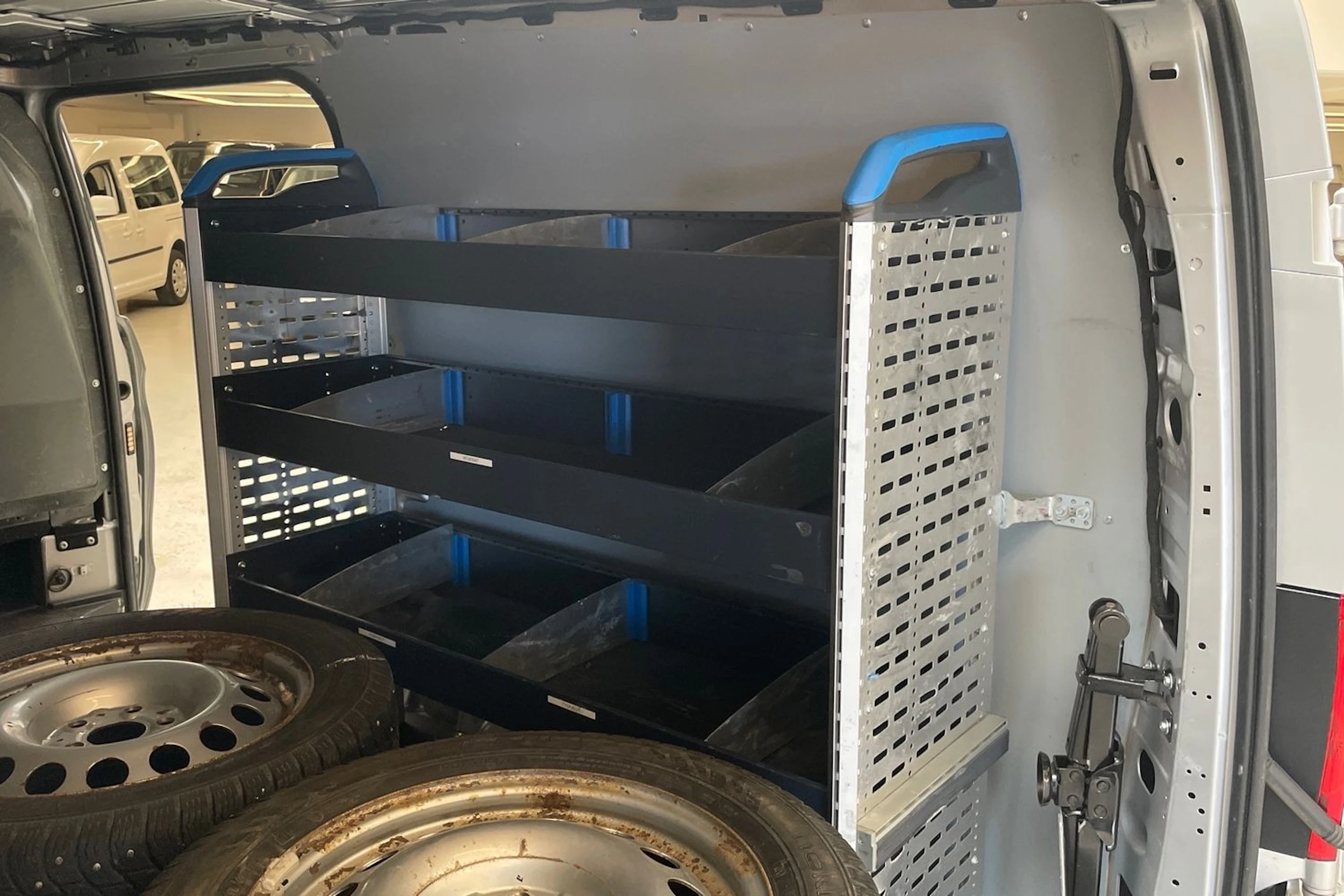 harmaa Mercedes-Benz Vito 2021 kuva 18.