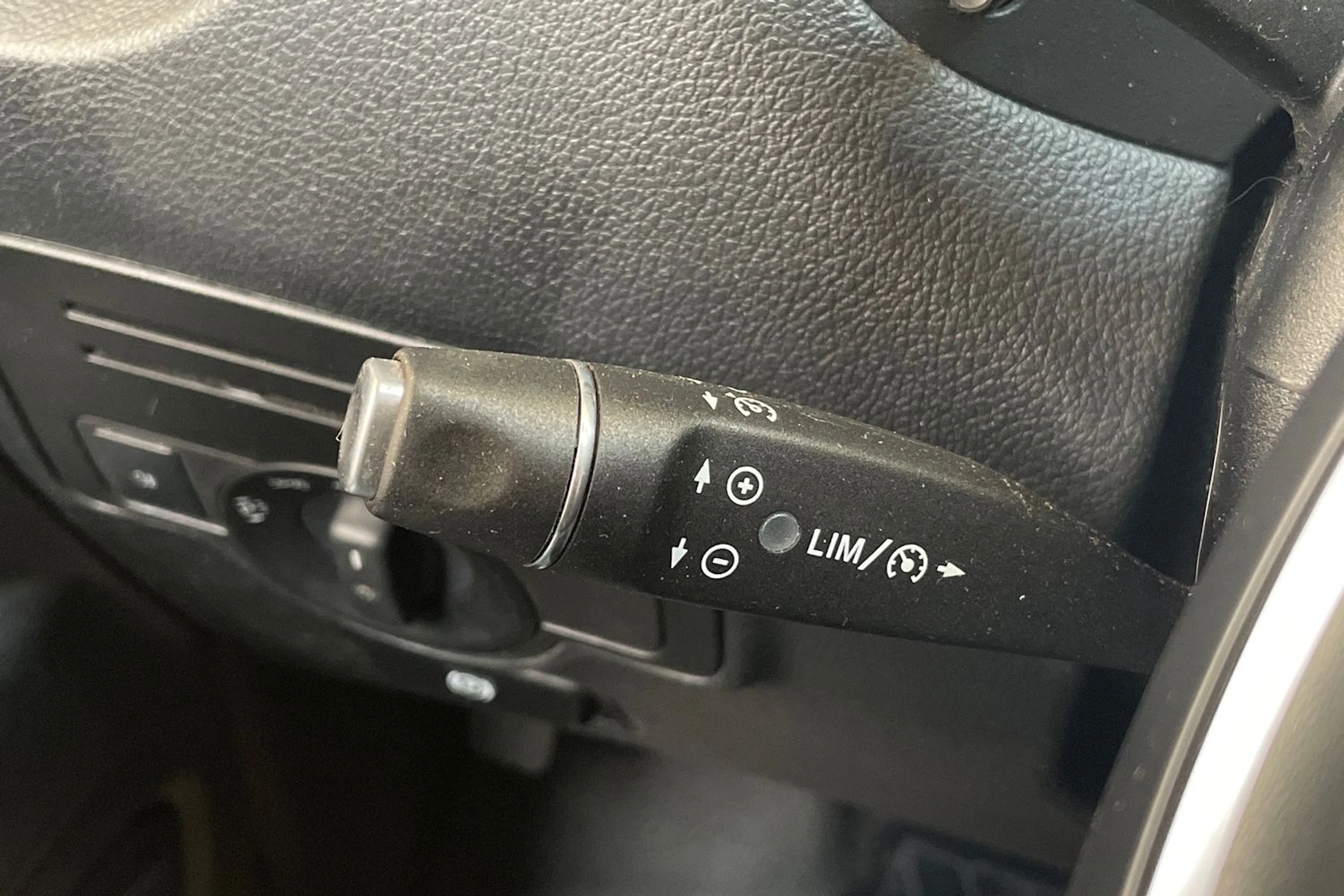 harmaa Mercedes-Benz Vito 2021 kuva 23.