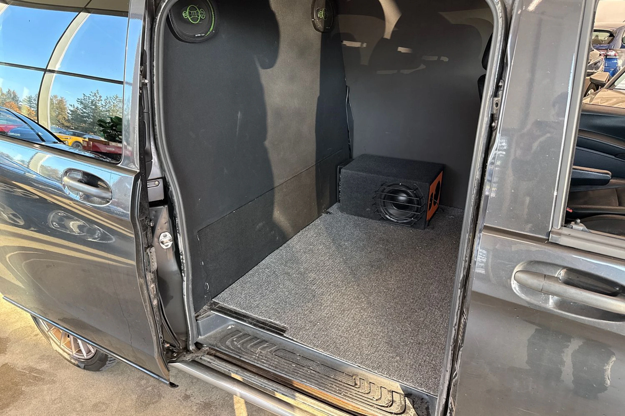 harmaa Mercedes-Benz Vito 2021 kuva 6.