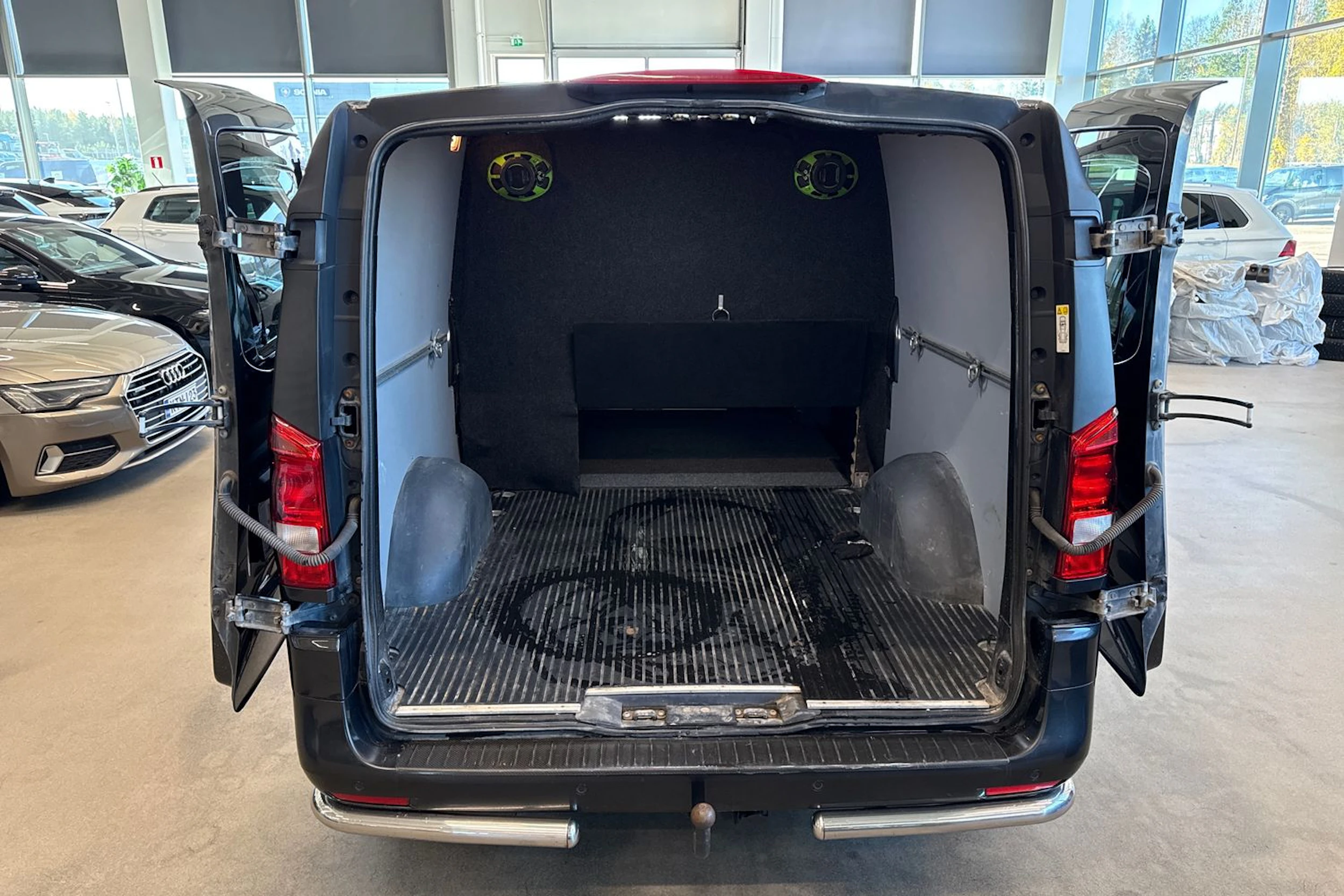 harmaa Mercedes-Benz Vito 2021 kuva 16.
