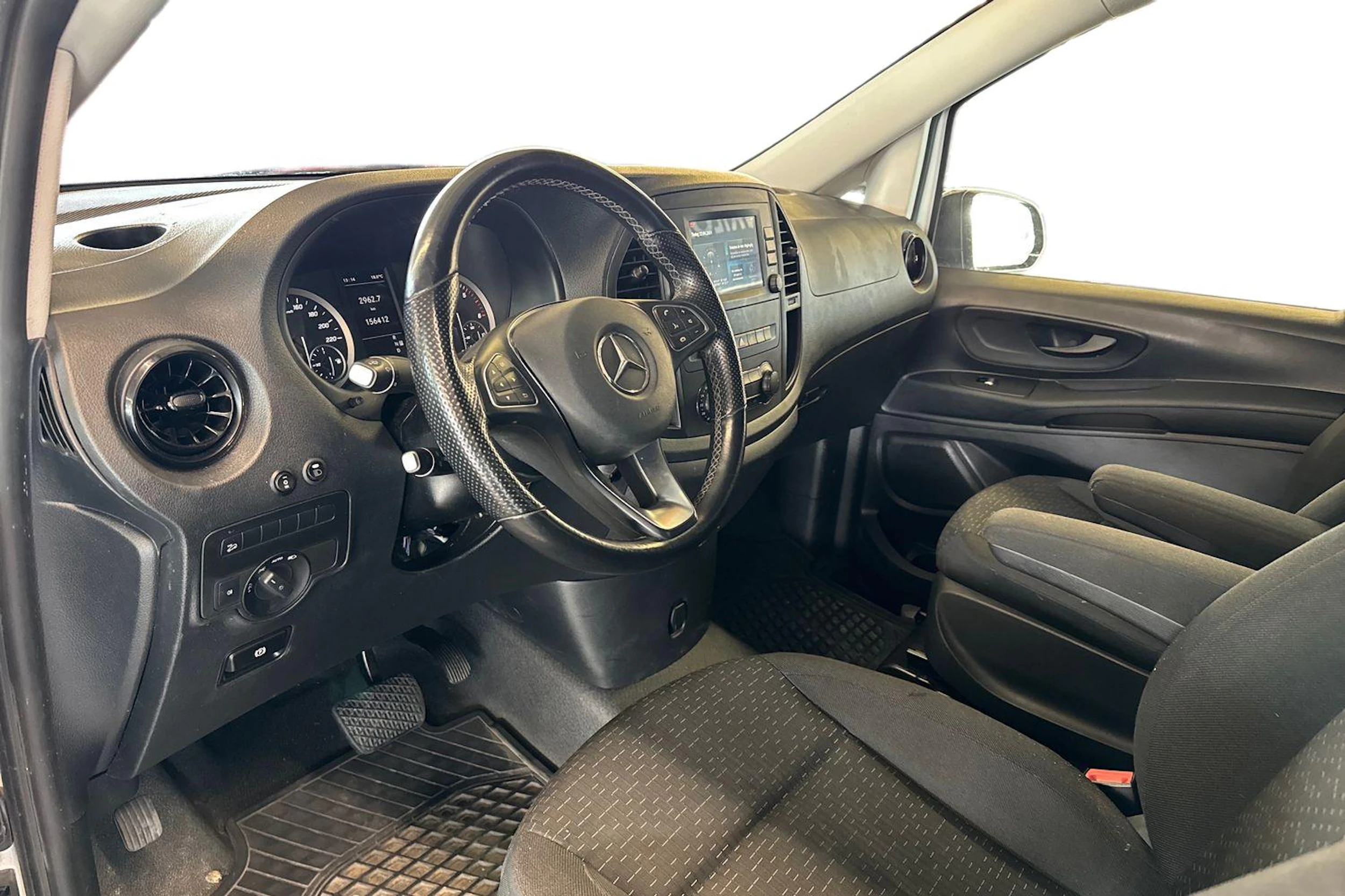 valkoinen Mercedes-Benz Vito 2021 kuva 3.