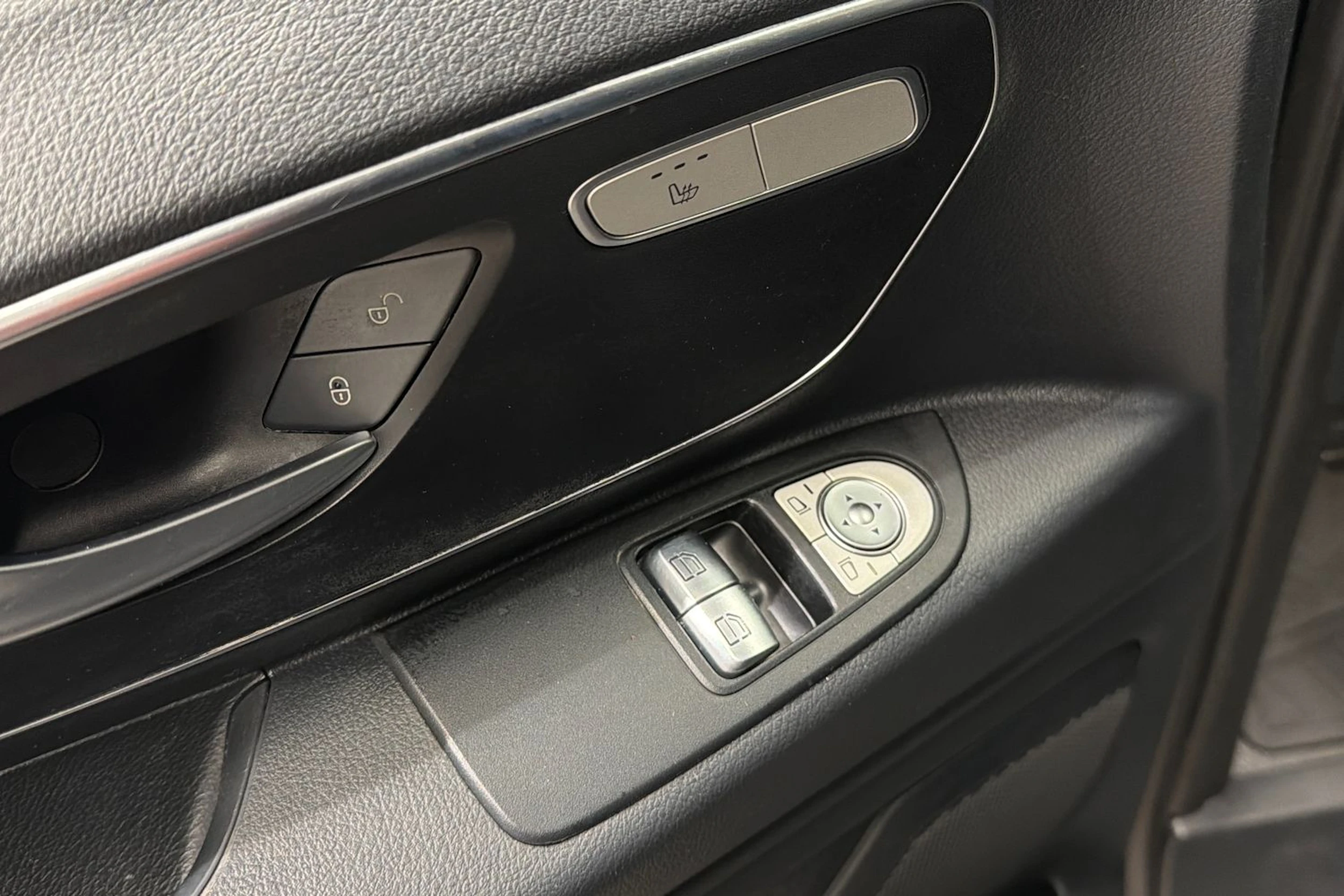 Musta Mercedes-Benz Vito 2021 kuva 15.