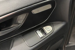 Musta Mercedes-Benz Vito 2021 kuva 15.