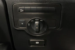 Musta Mercedes-Benz Vito 2021 kuva 16.