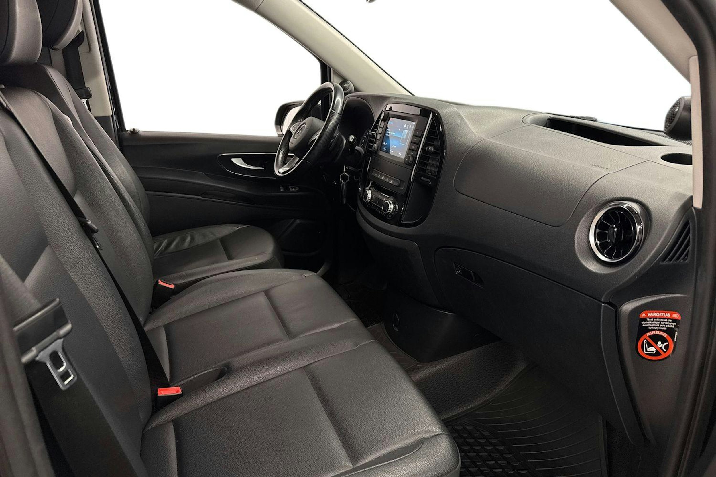 musta Mercedes-Benz Vito 2021 kuva 9.